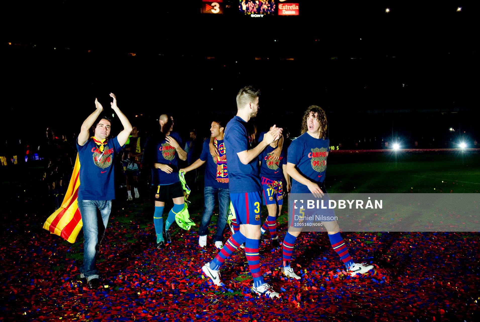 Xavi, Gerard Pique, Carles Puyol, barcelona jubel