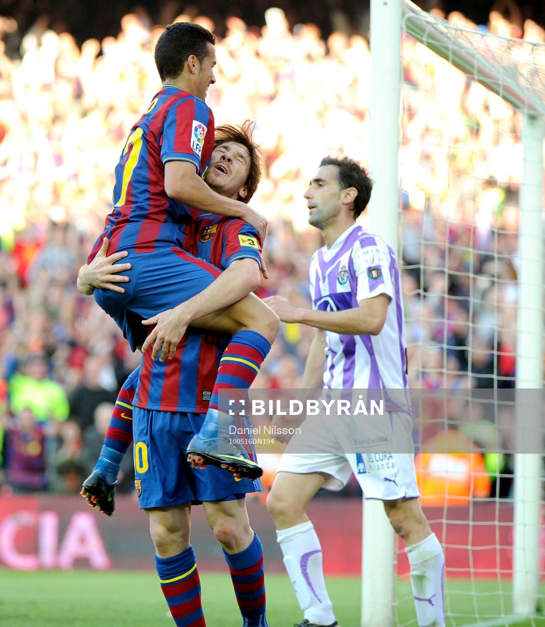 Pedro har gjort 2-0 jubel med Lionel Messi