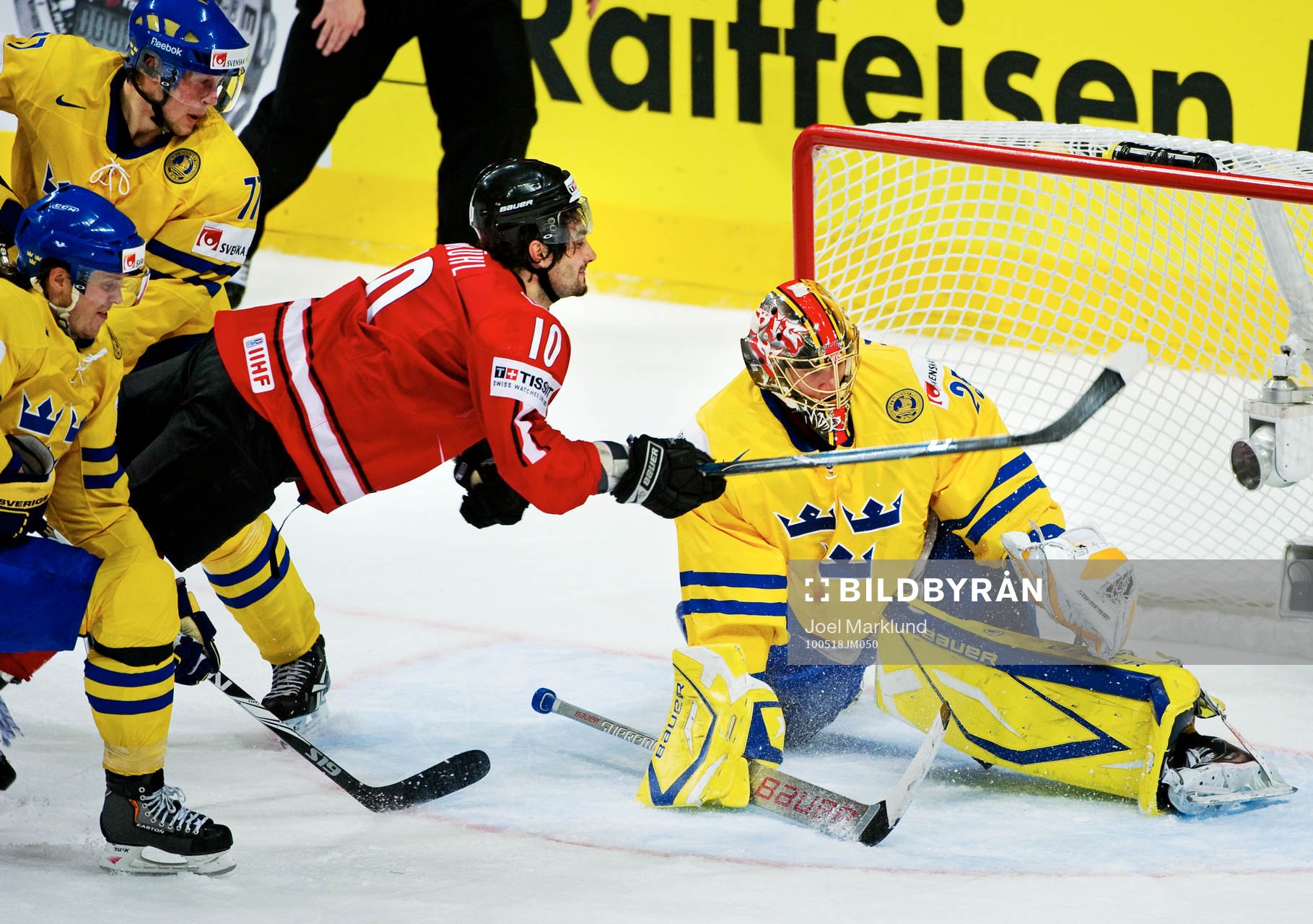 Andreas Ambuhl, Schweiz, och Jacob Markström, målvakt,
