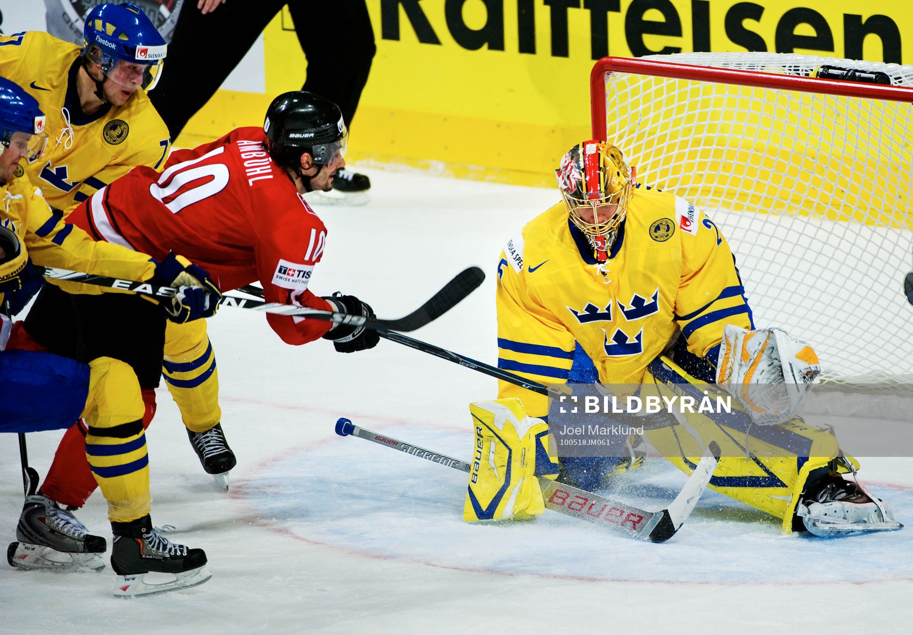 Andreas Ambuhl, Schweiz, och Jacob Markström, målvakt,