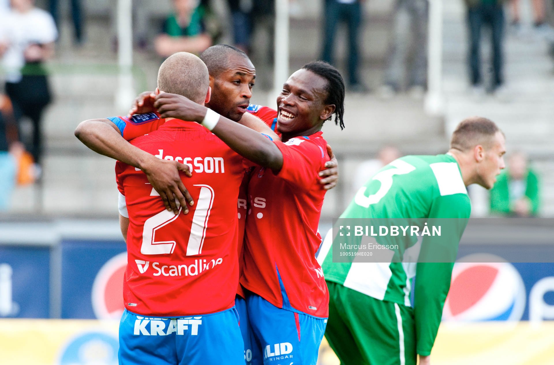 René Makondele, Helsingborg kramas om
