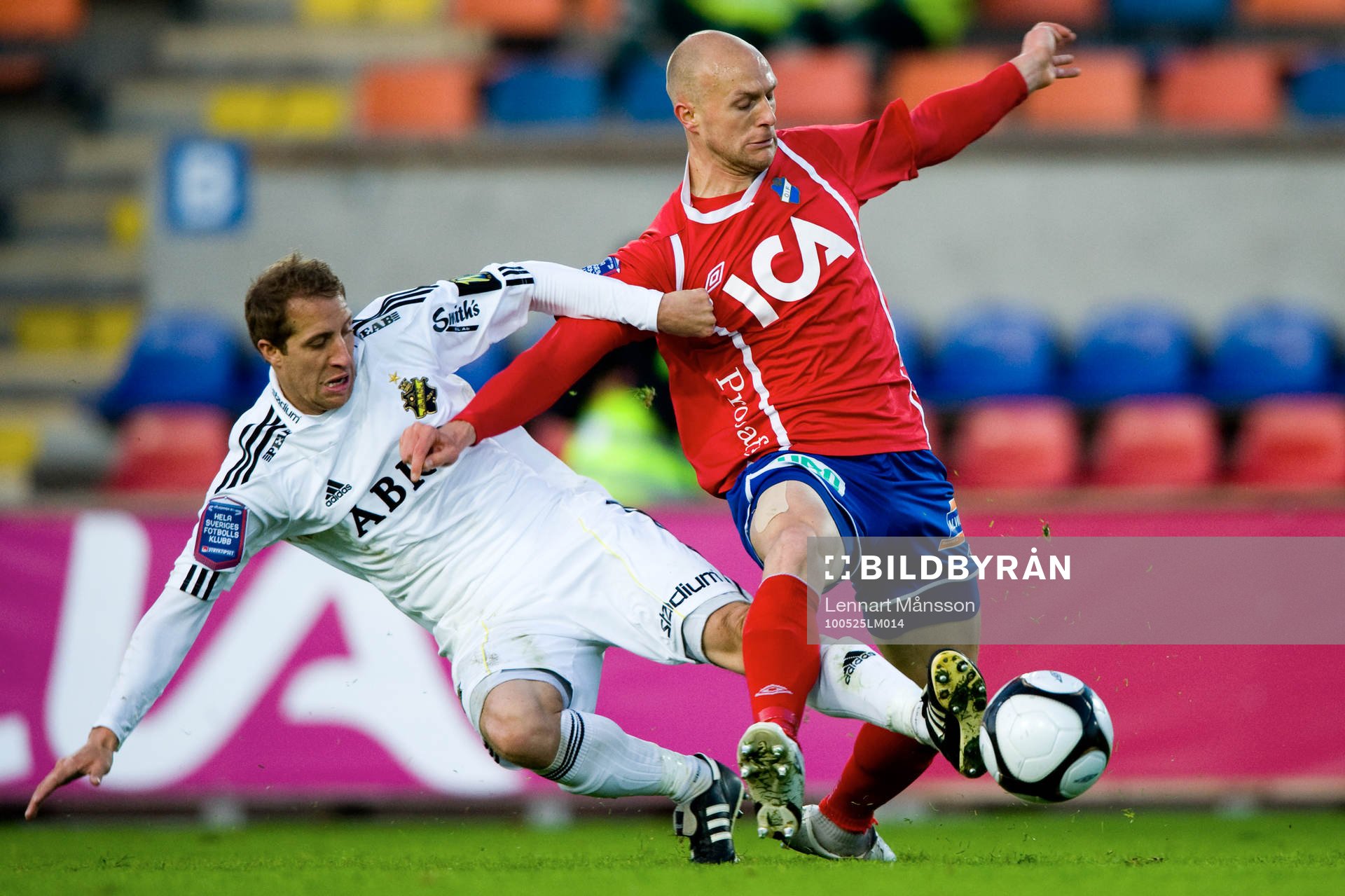 Kenny Pavey, AIK, stoppar Freddy Borg, Öster