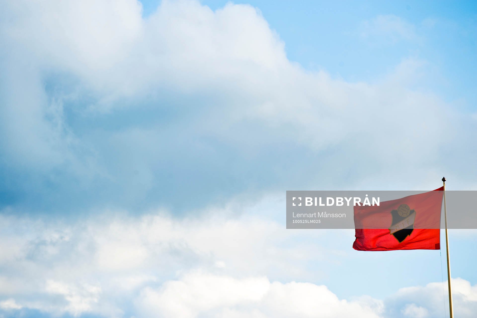 Flagga, himmel, moln, genre