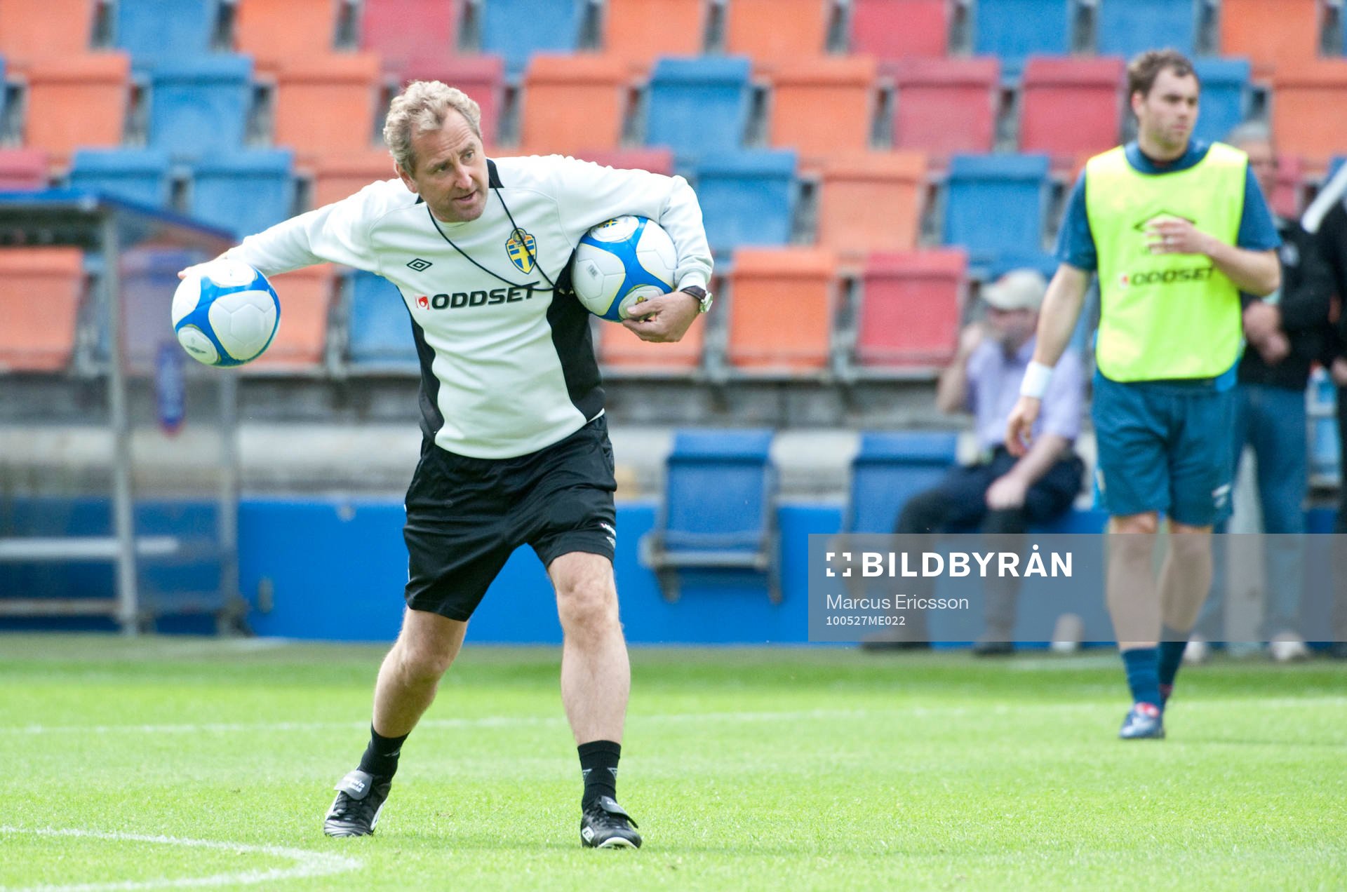 Träning på Råsunda. Erik Hamrén, förbundskapten