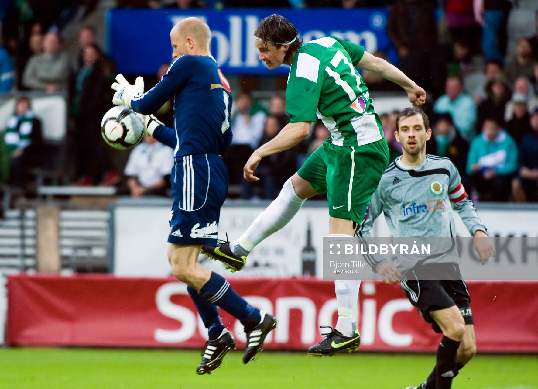 Thomas Thudin, målvakt, Väsby och Linus Hallenius,