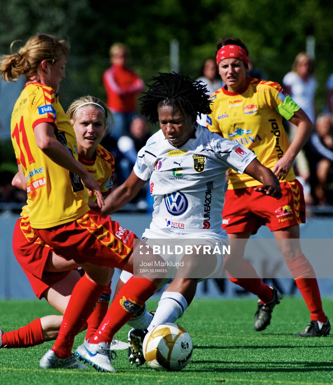 Rita Chikwelu, Umeå, dribblar