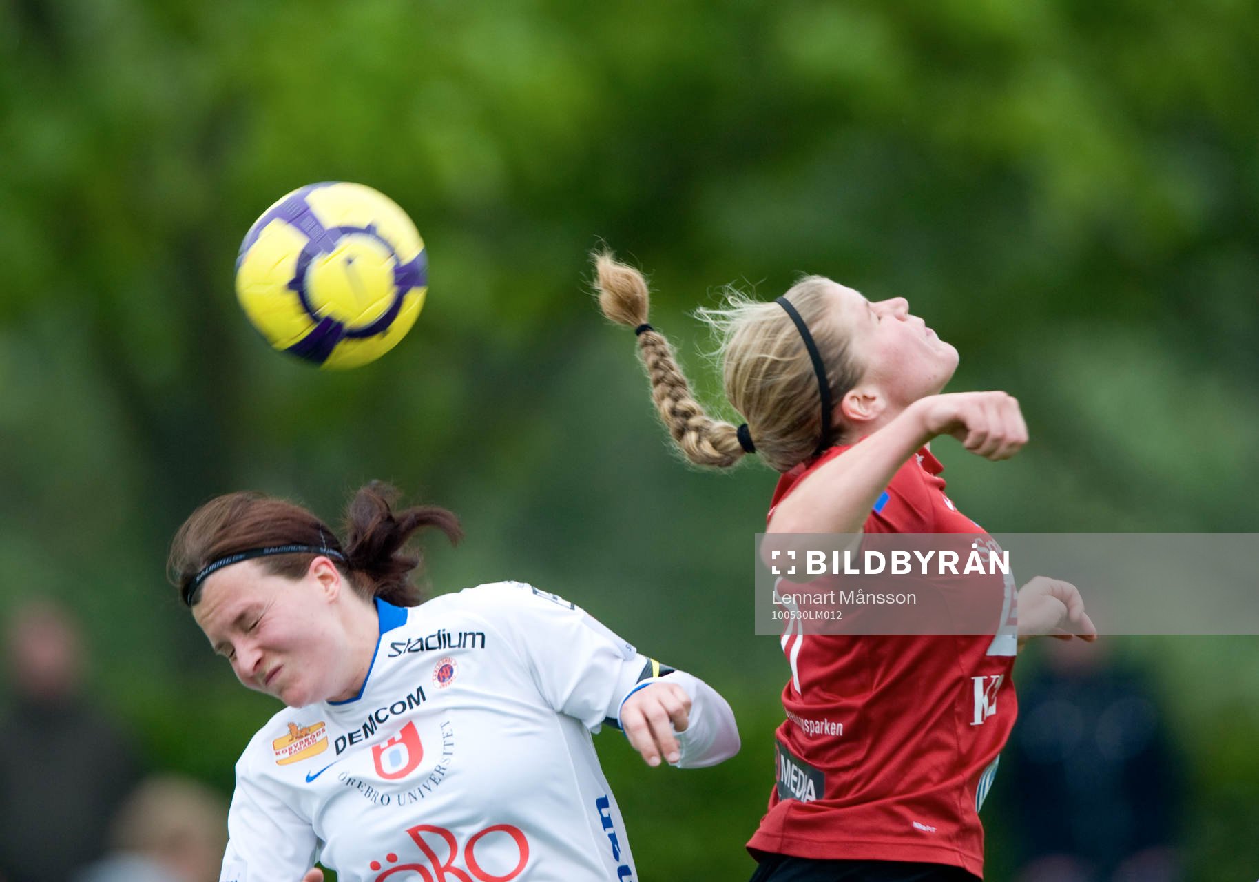 Katrin Omarsdotytir får knuffen som gav frisparken som gav