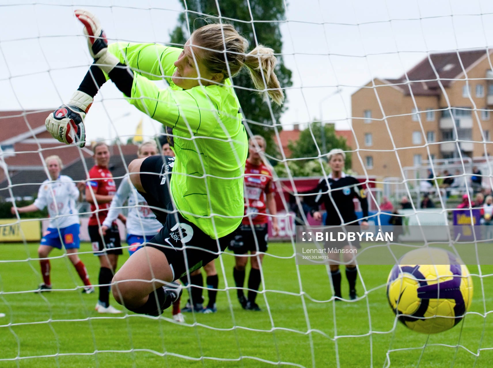 1-1, Marina Pettersson som överlistar Sandra Wahldén i