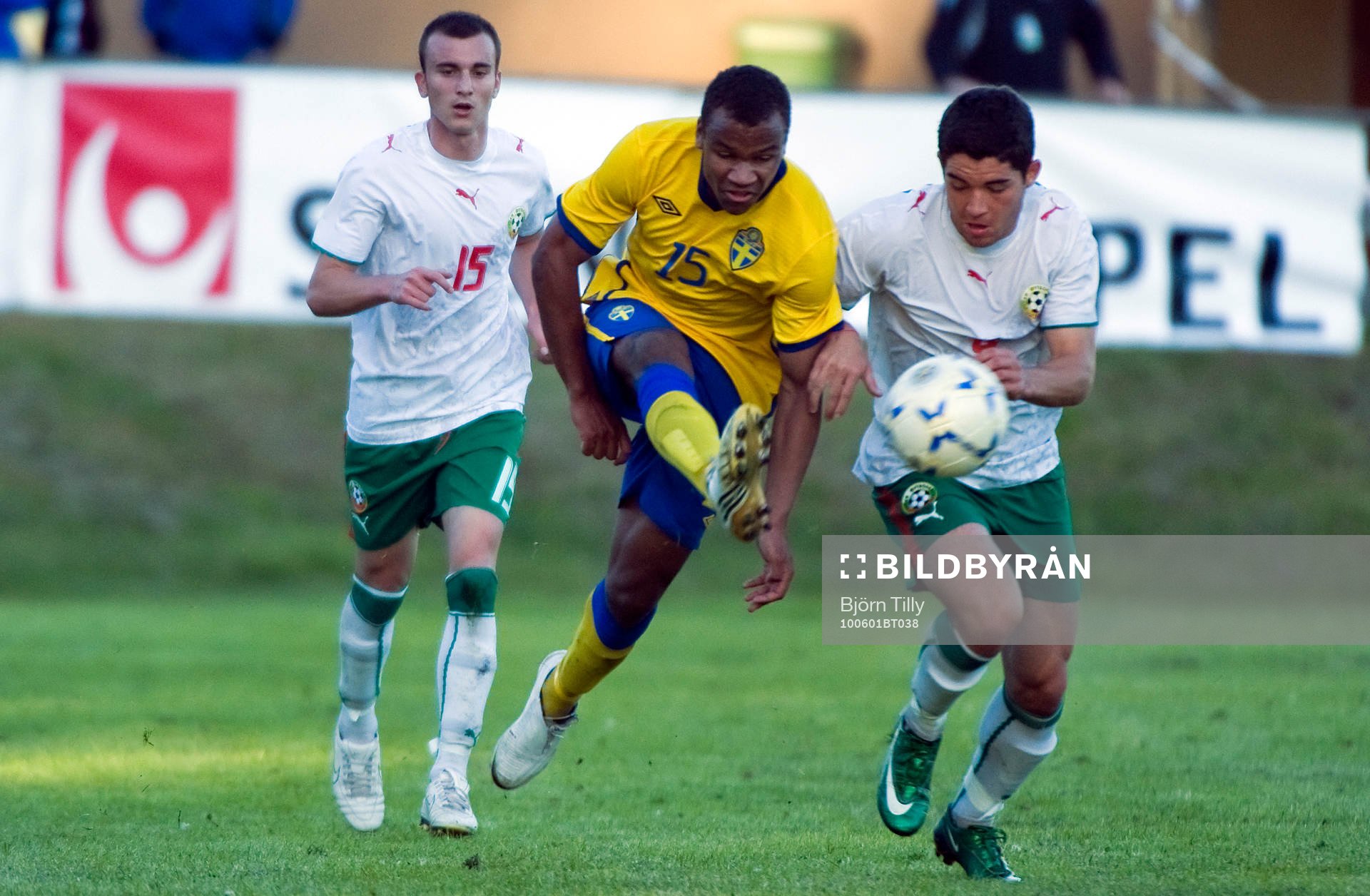 Erik Pochanski, Bulgarien, Serge-Junior Ngouali, Sverige