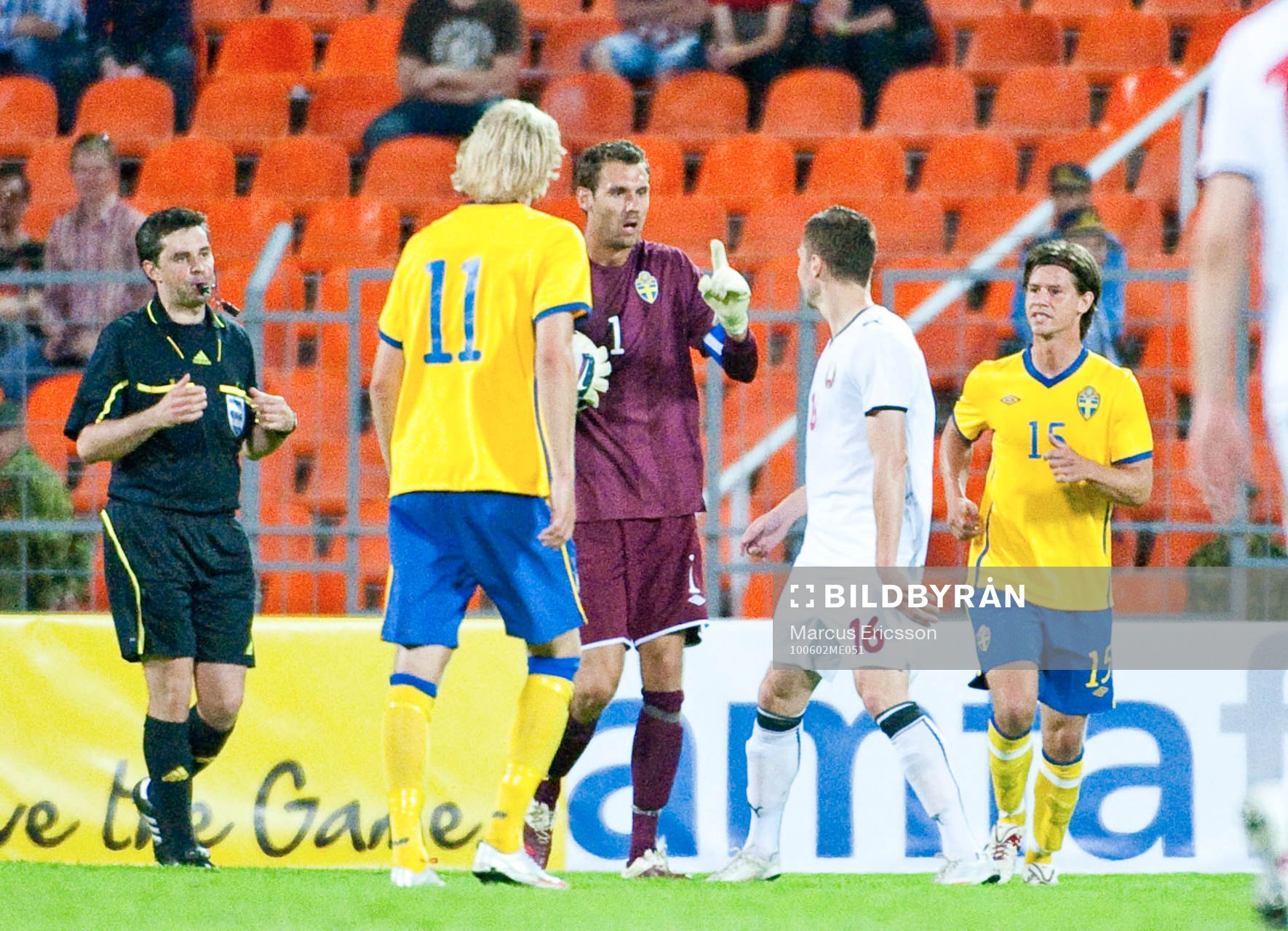 Andreas Isaksson, målvakt, Sverige, irriterad