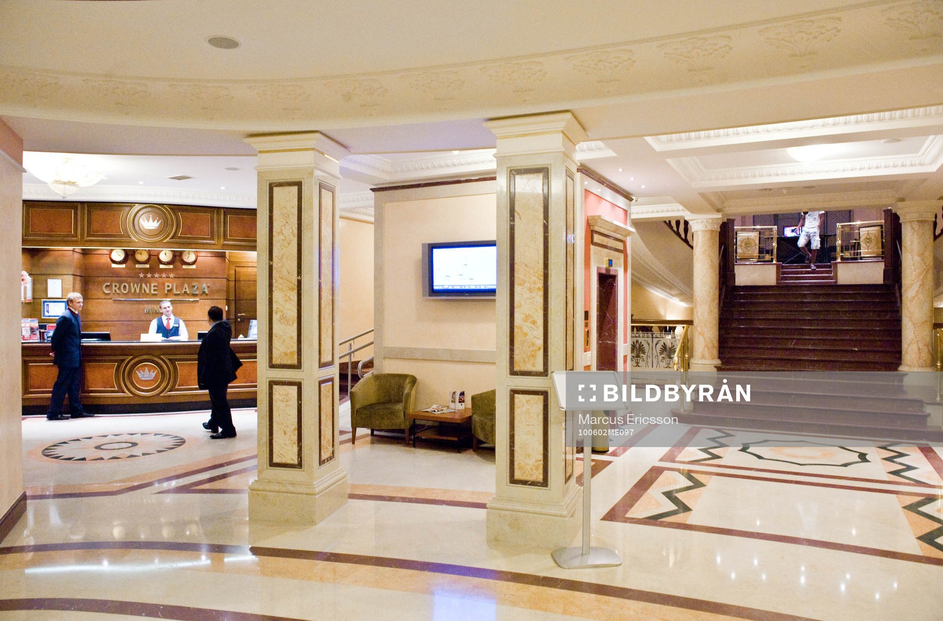 Spelarhotellet Crowne Plaza i Minsk. Interiör, reception