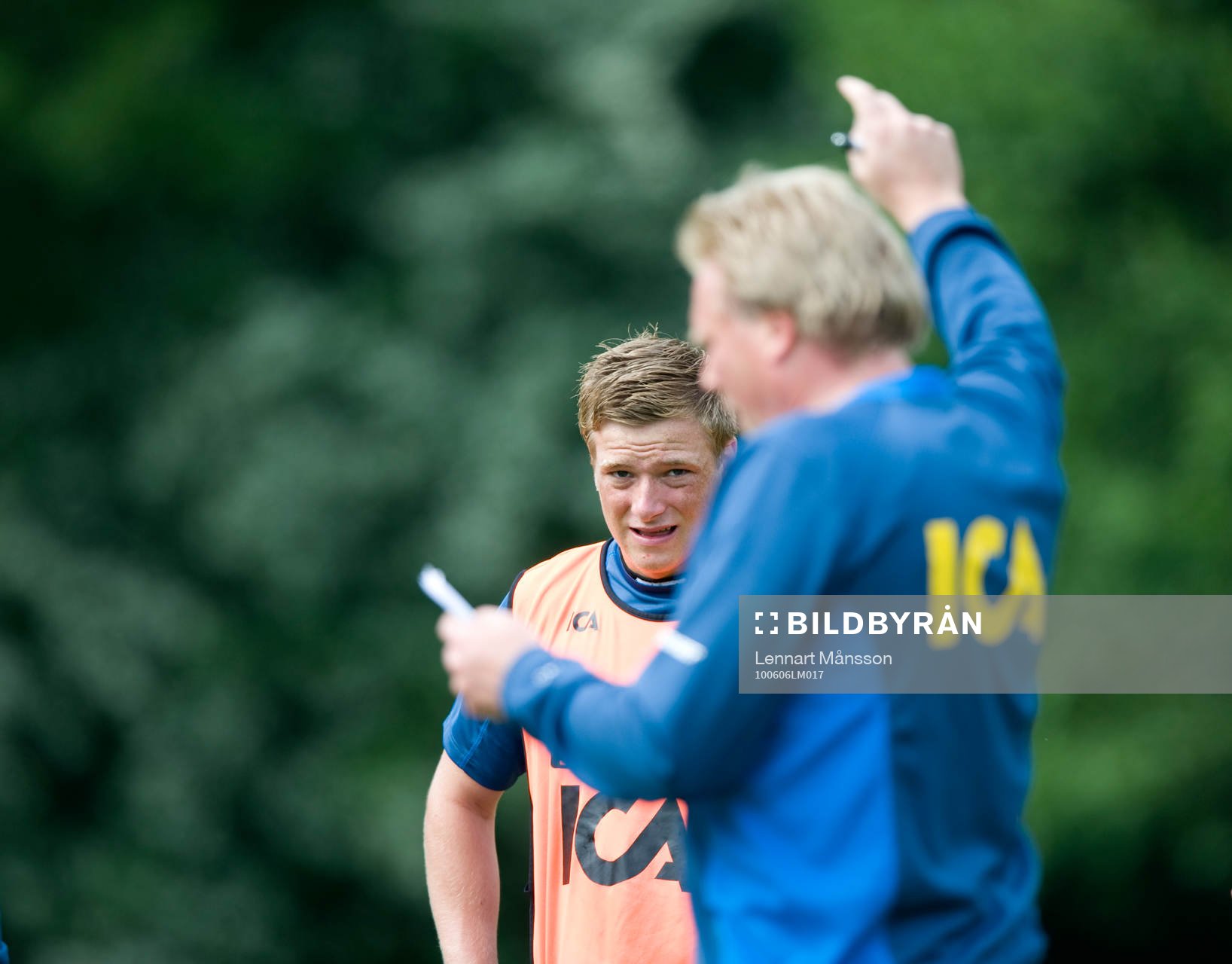 Förbundskapten Jörgen Lennartsson och John Guidetti
