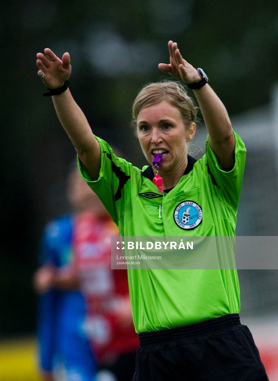 Sara Persson, domare
