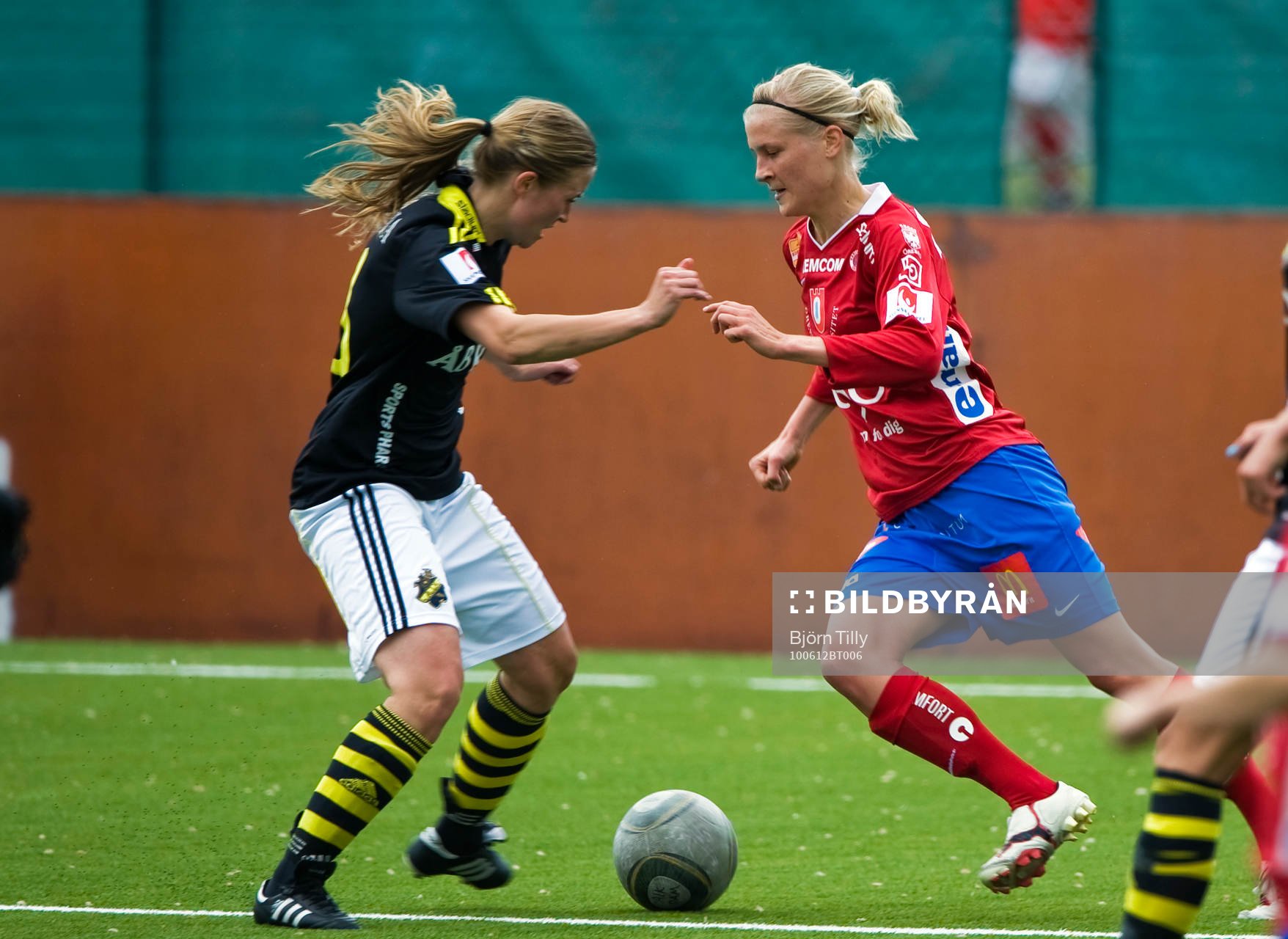 Emma Lindqvist, AIK och Sanna Talonen, Örebro