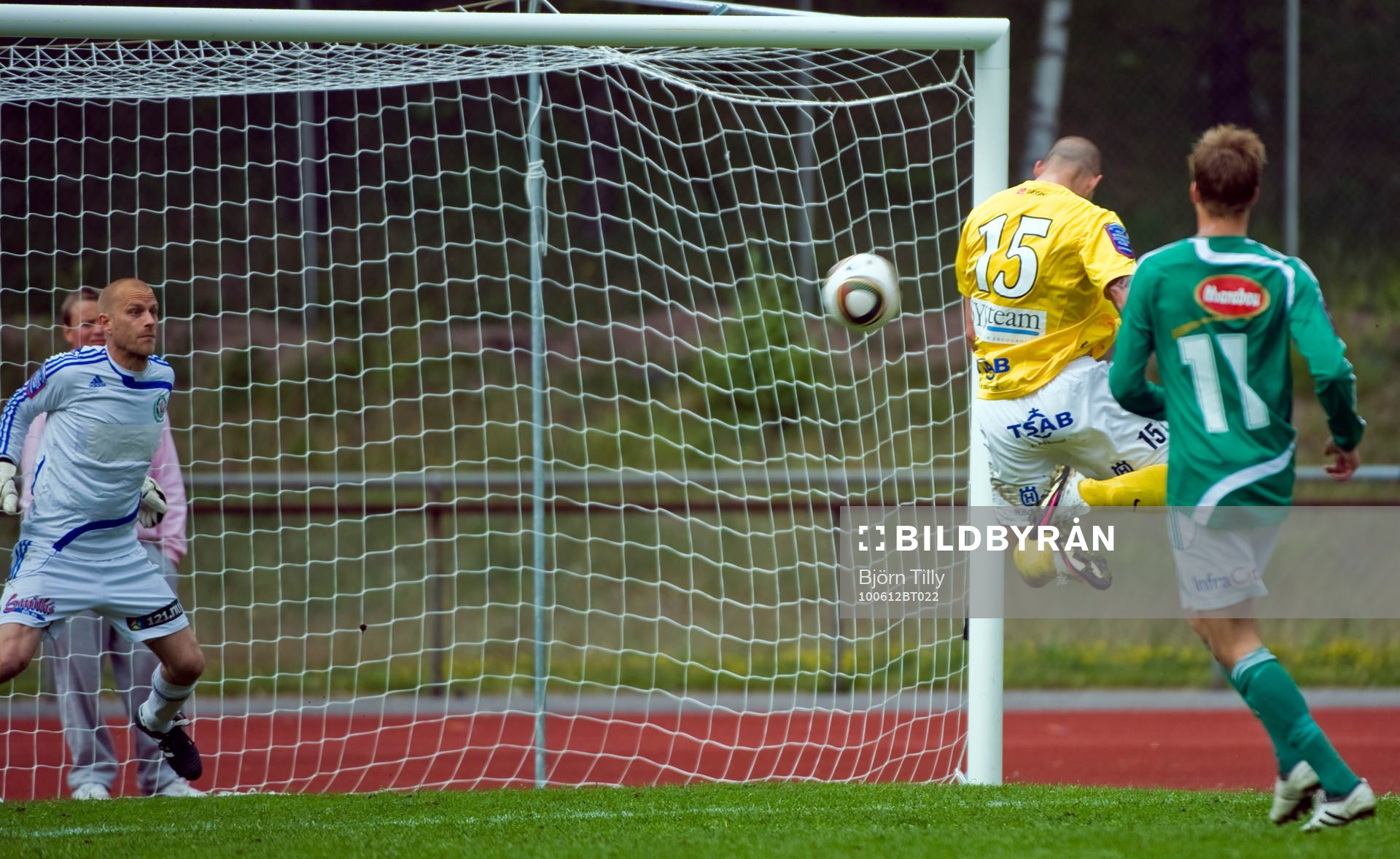 Pär Cederqvist, Jönköping nickar in 2-2 på Thomas
