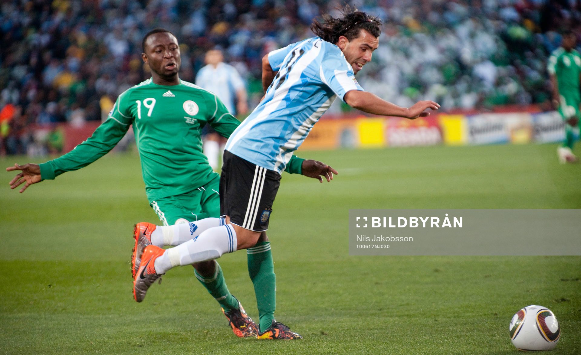 Chinedu Ogbuke Obasi, Nigeria, Carlso Tevez, Argentina