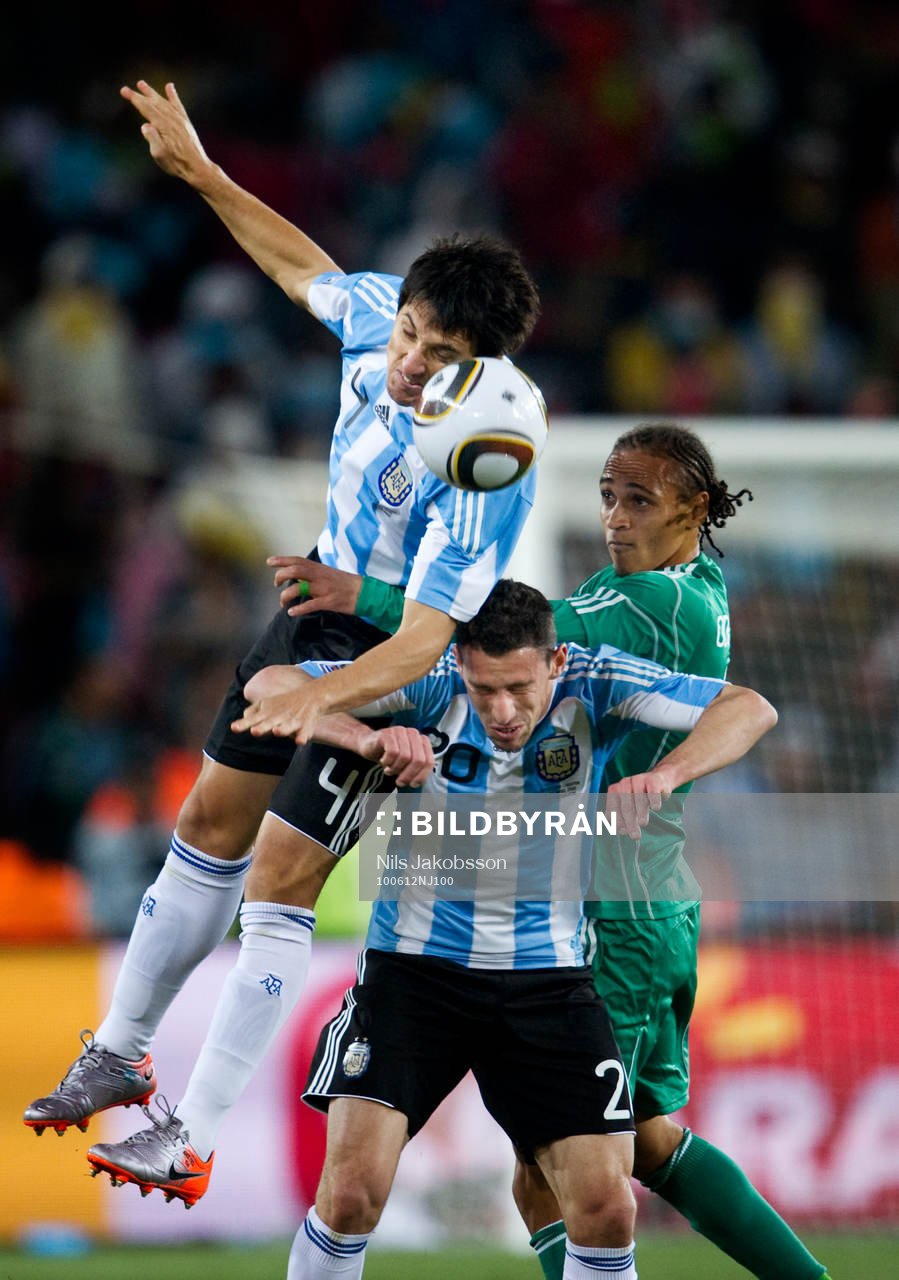 Nicolas Burdisso, Maxi Rodriguez, Argentina, Peter