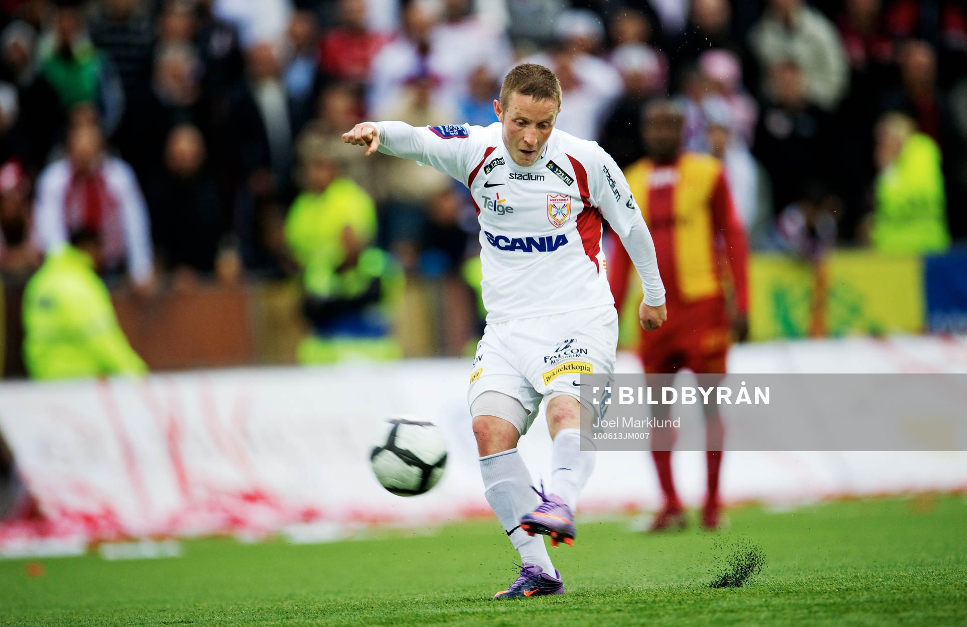 Haris Laitinen, Assyriska, skjuter mot mål