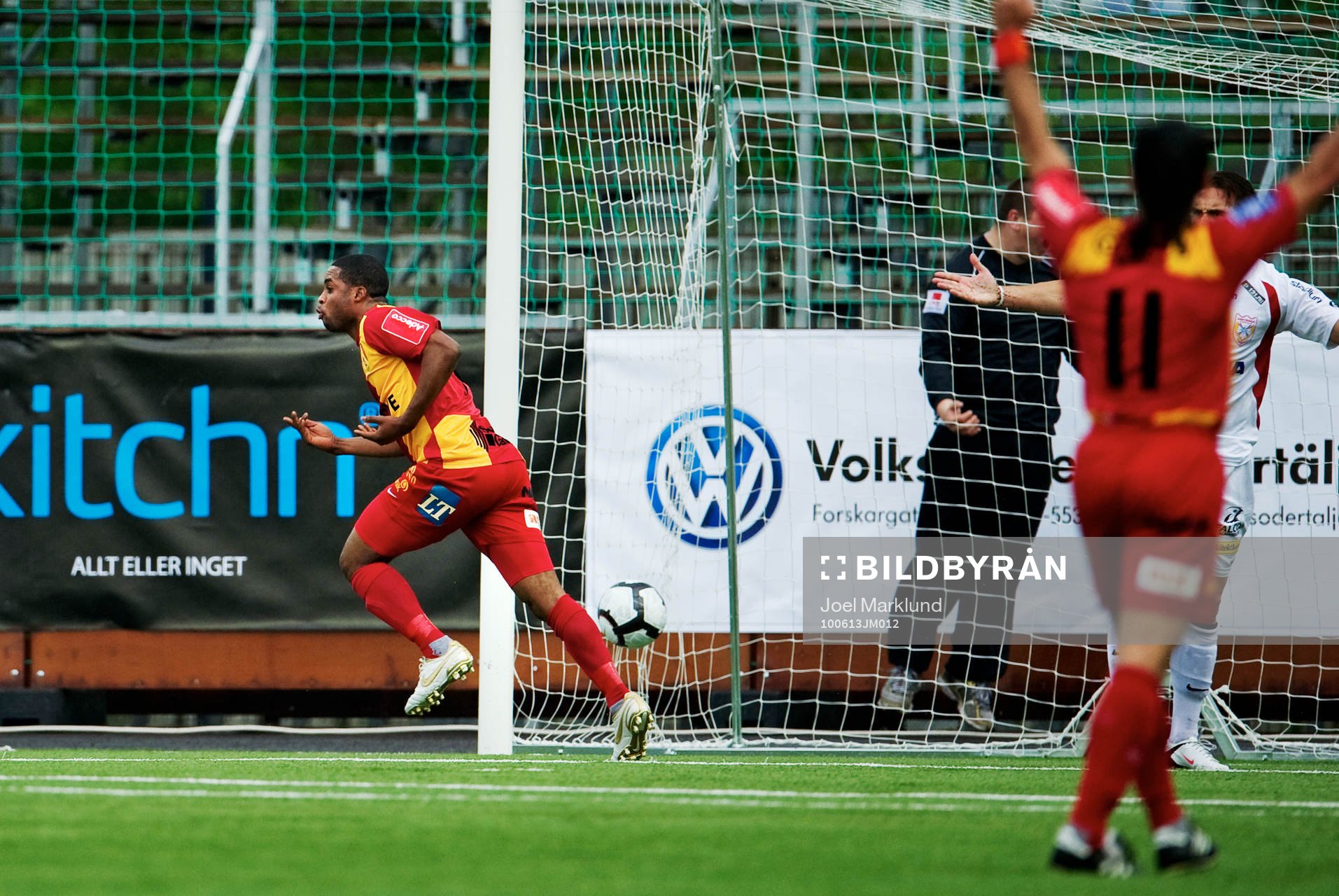  Kutshi Kanga, Syrianska, jubel efter sitt 1-0-mål.