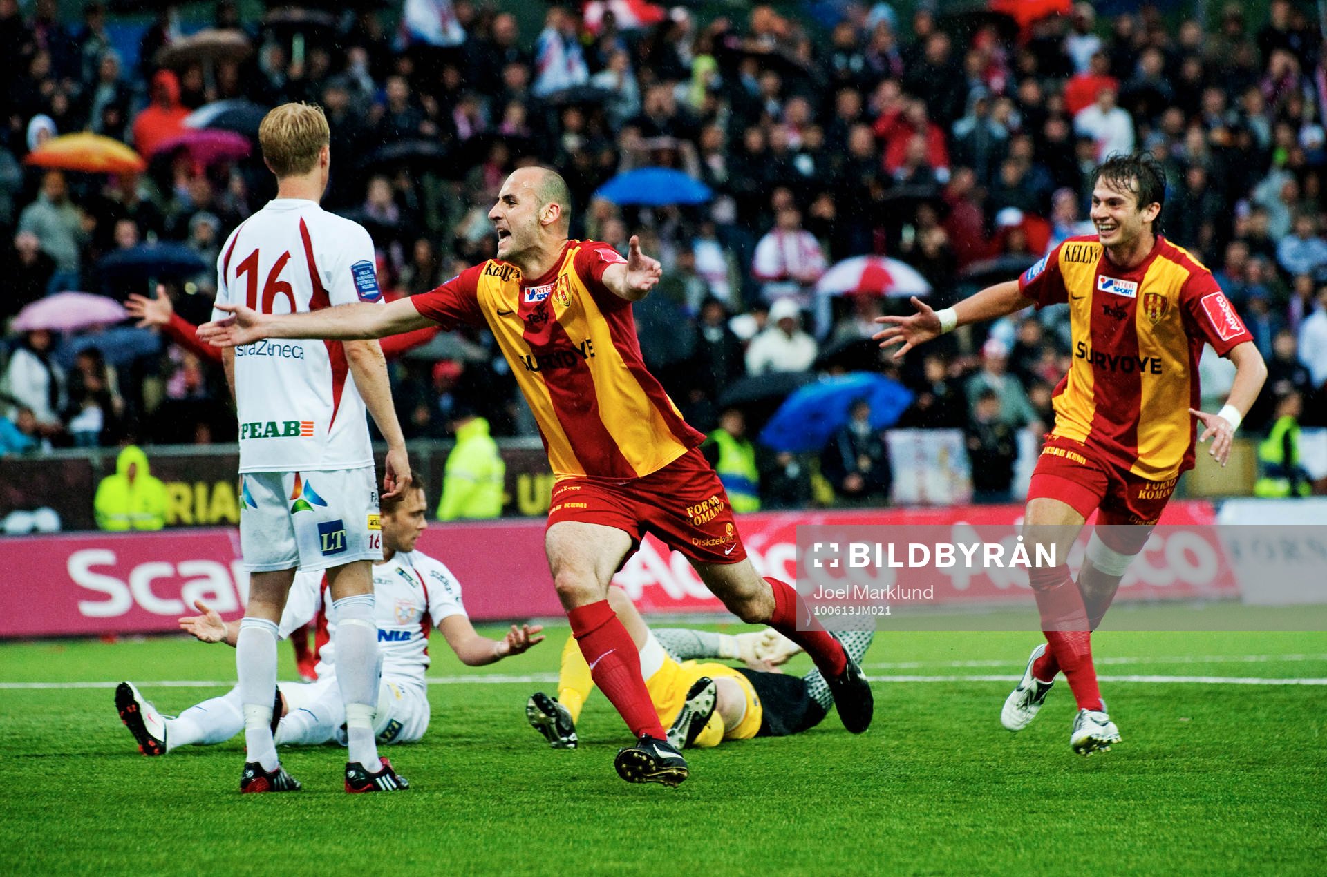  Dinko Felic, Syrianska, jubel efter att ha gjort det matchavgörande 3-2-målet.