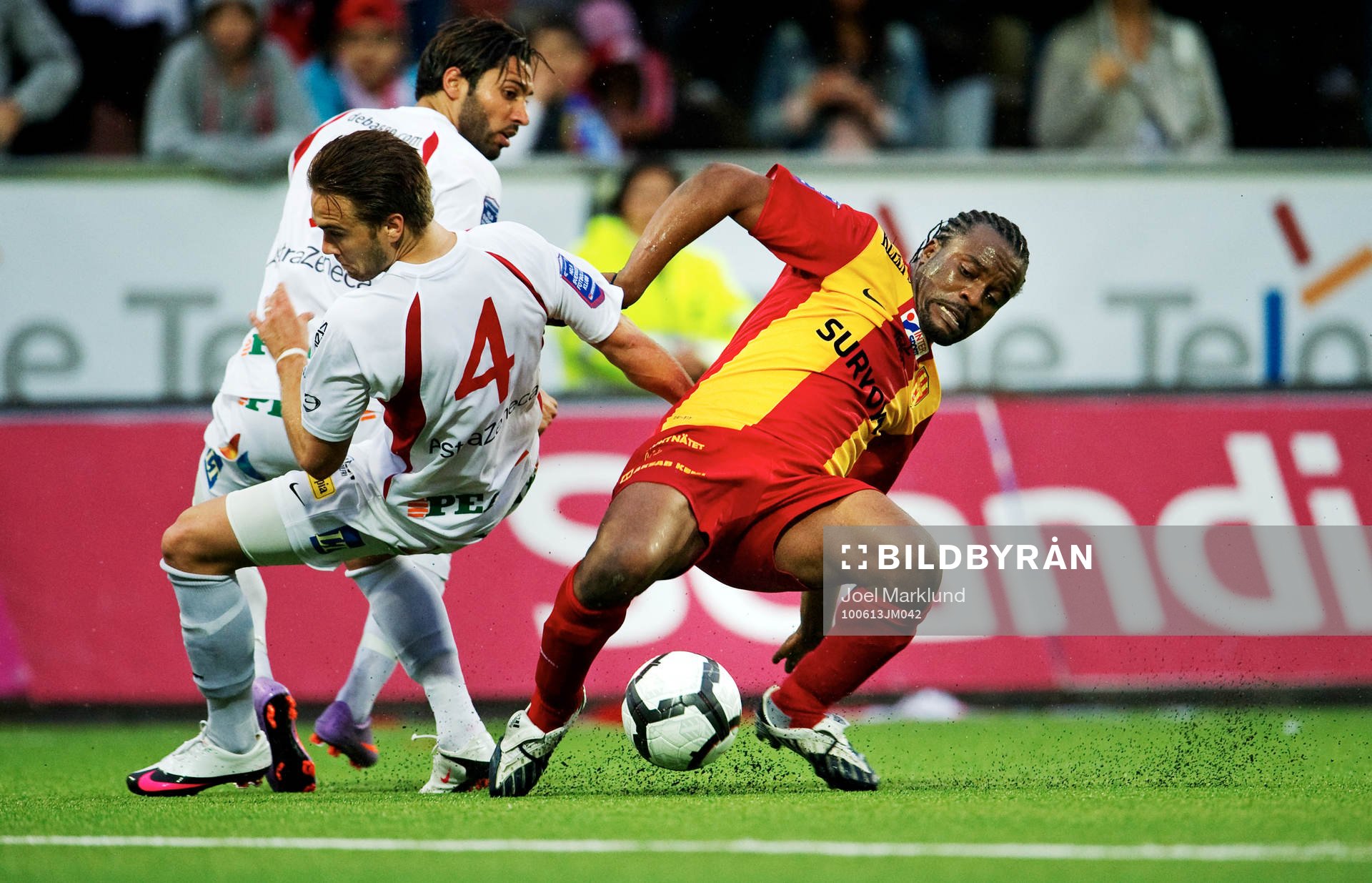 Rickard Jansson, Assyriska, stoppar Peter Ijeh, Syrianska