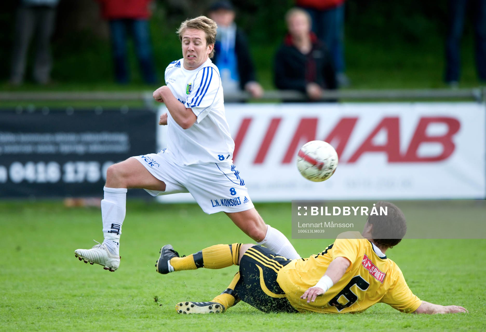 Marcus Bönnemark stormar fram när överlägsna obesegrade