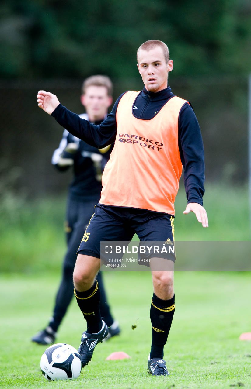 Adam Larsson