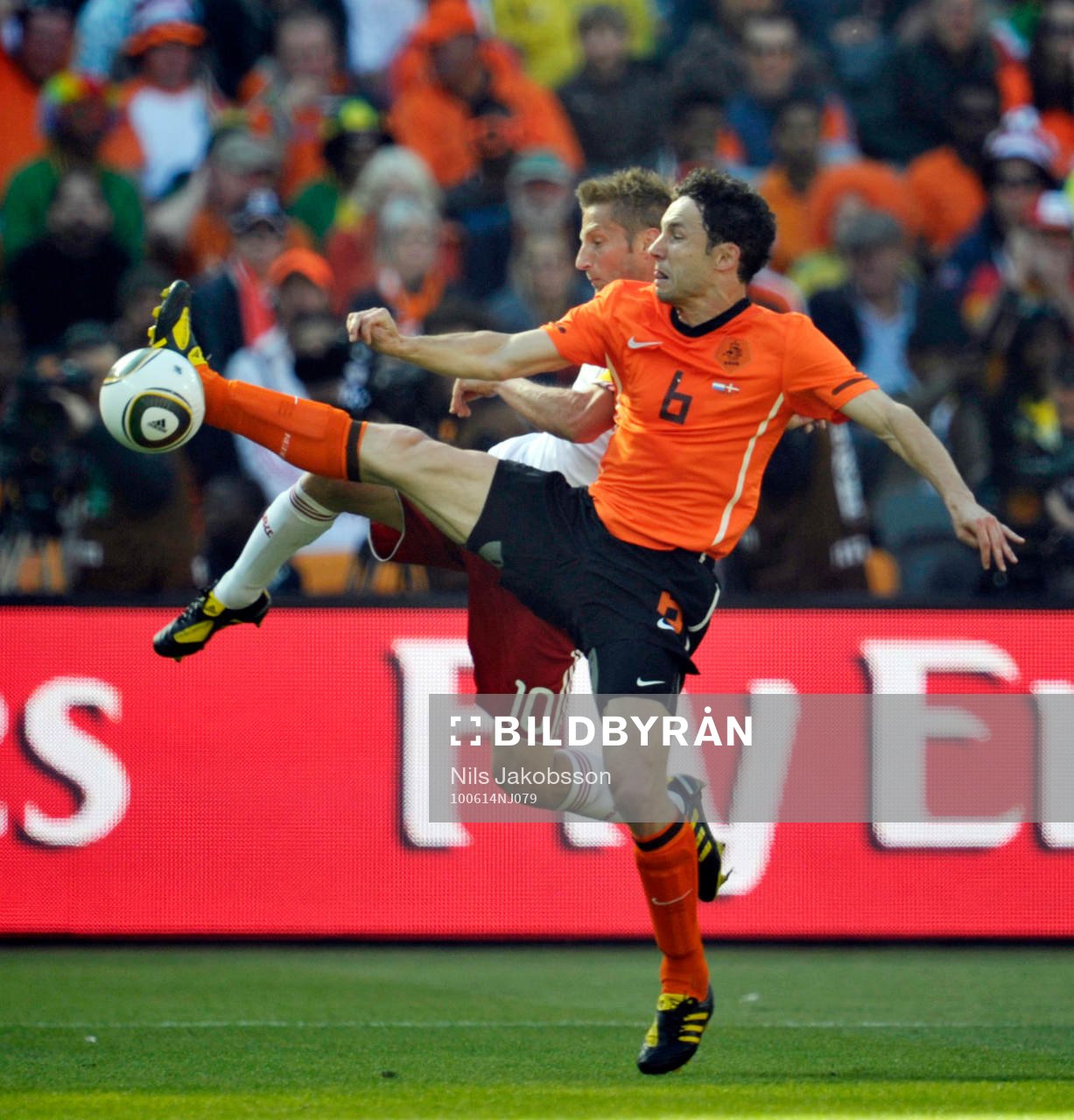 Mark van Bommel, Holland och Dennis Rommedahl, Danmark