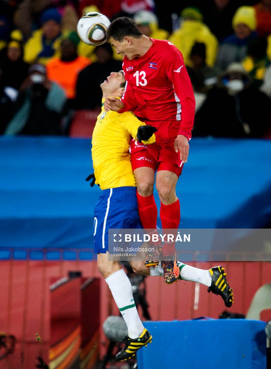 Kaka, Brasilien, Pak Chol Jin, Nordkorea. Nickduell