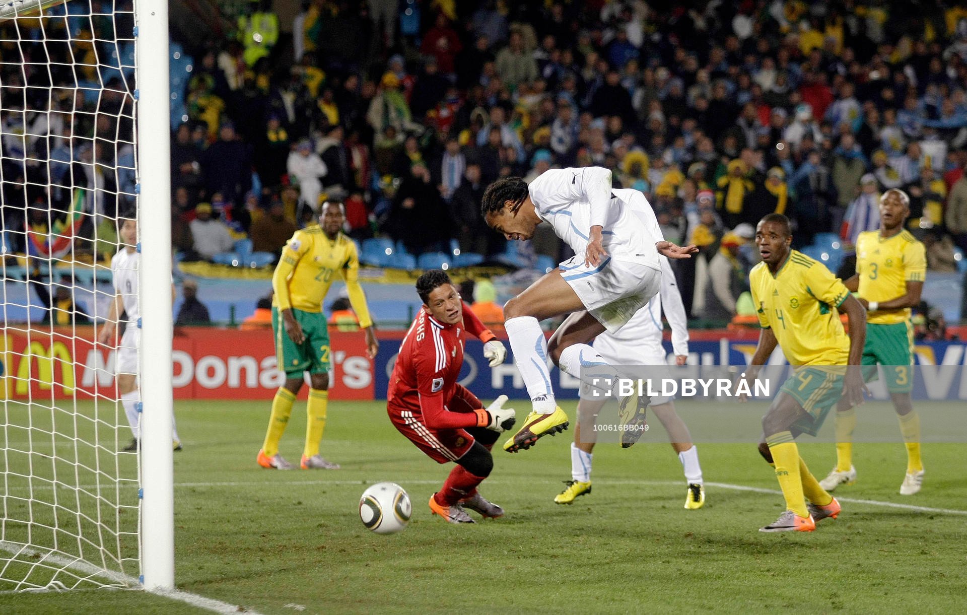 Alvaro Pereira, Uruguay, gör mål