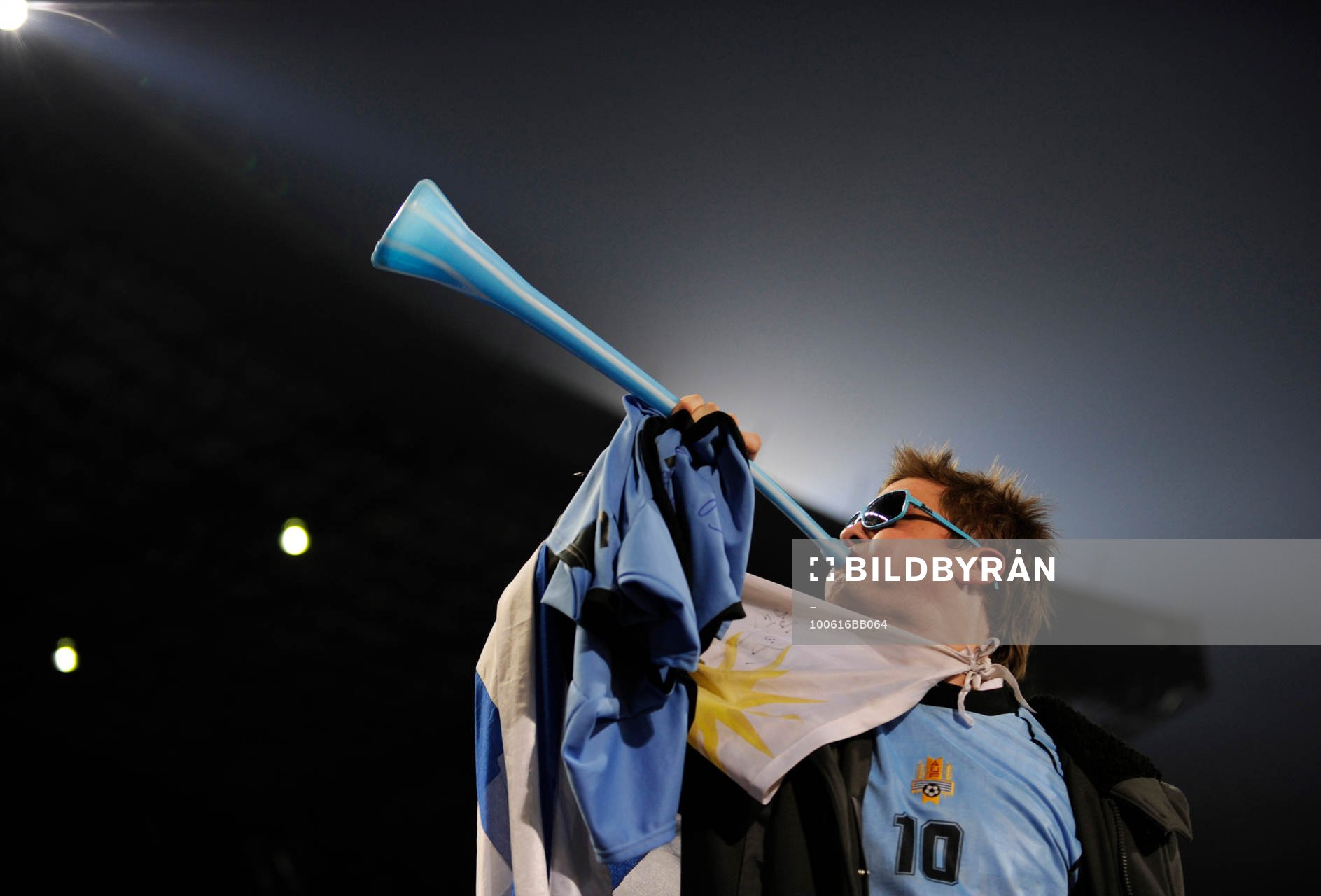 Fan, supporter, vuvuzela