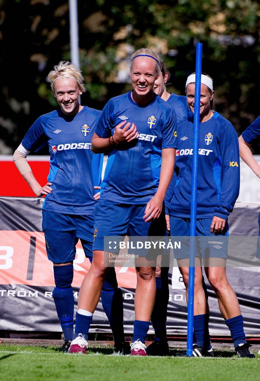 Caroline Seger, Linnea Liljegärd mfl