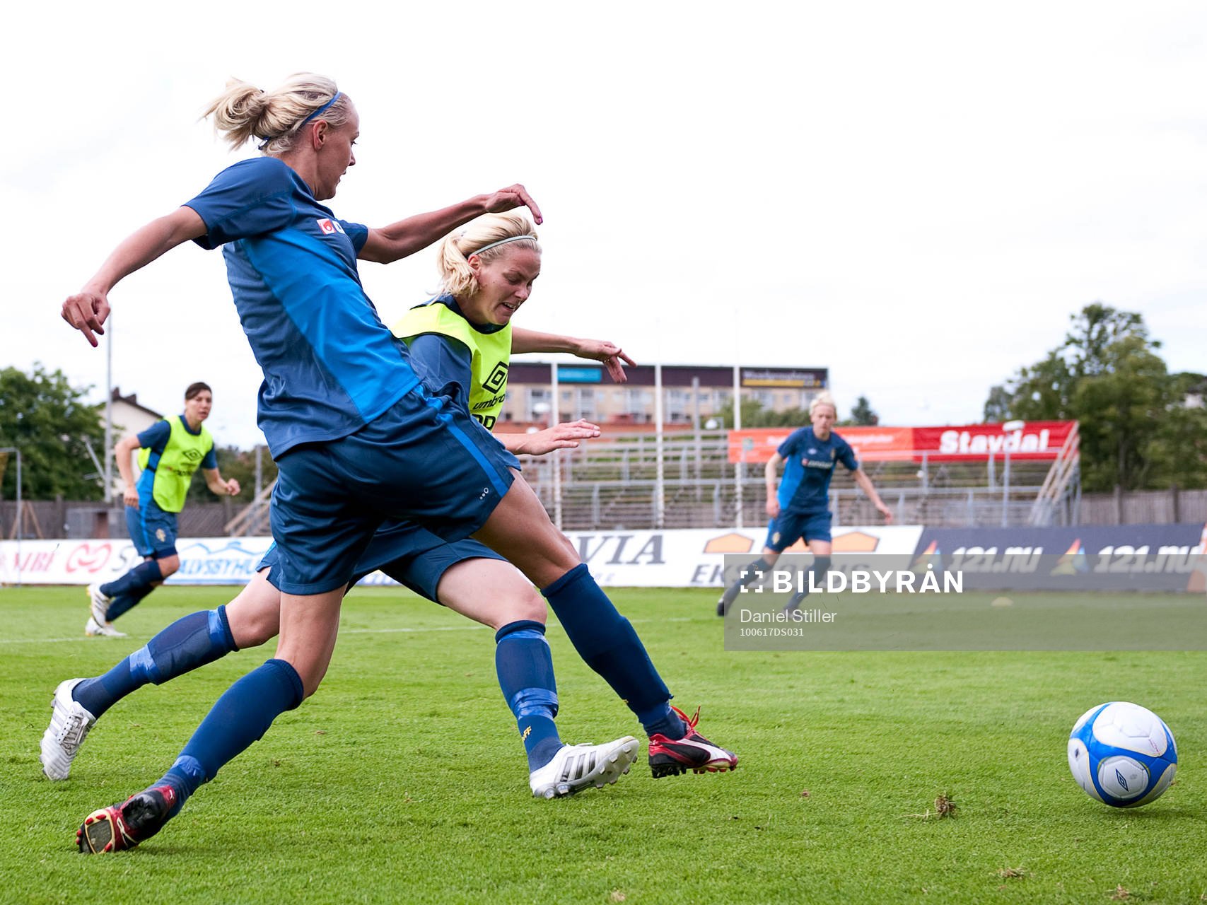 Josefine Öqvist, Lisa Ek