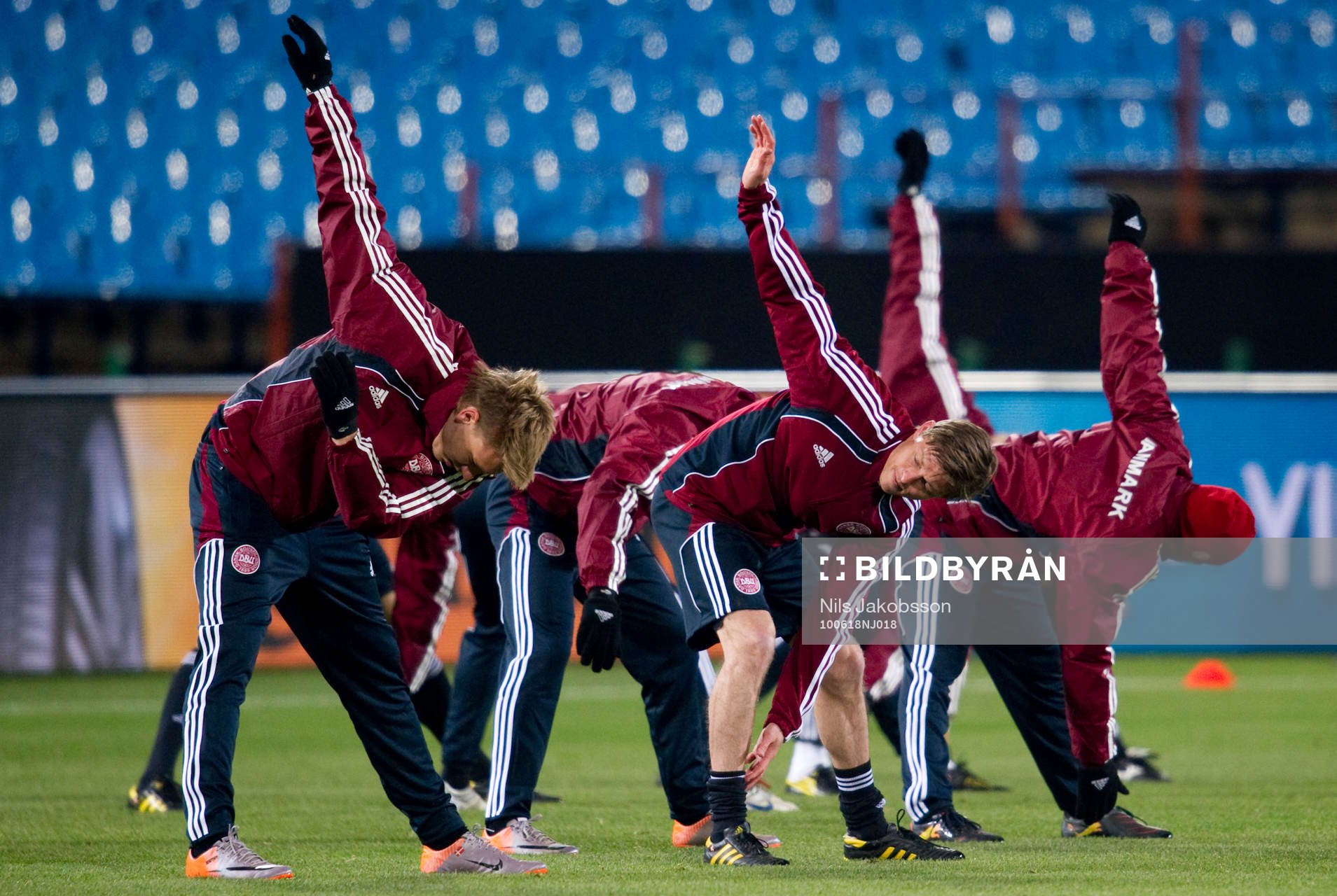 Nicklas Bendtner, Jon Dahl Thomason