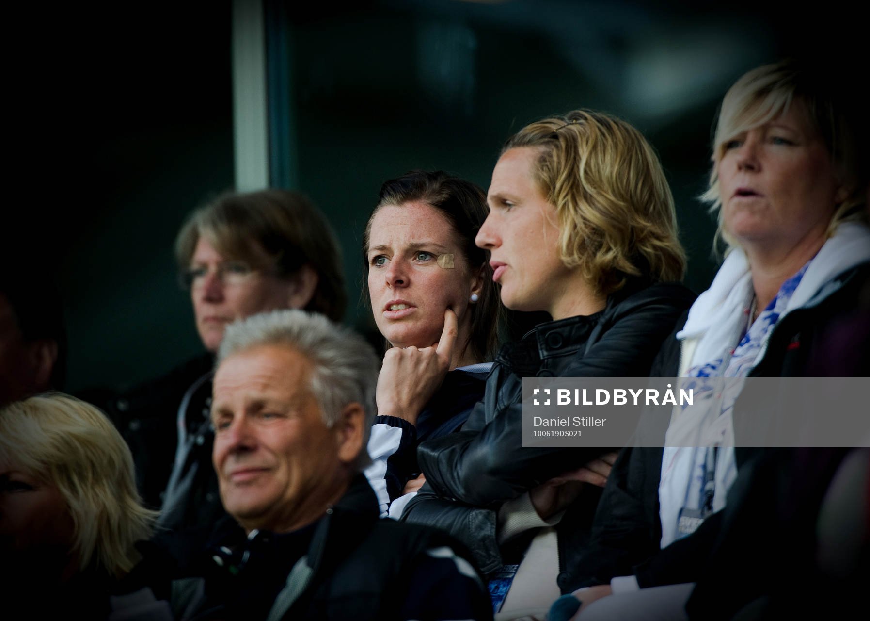 Lotta Schelin satt på läktaren