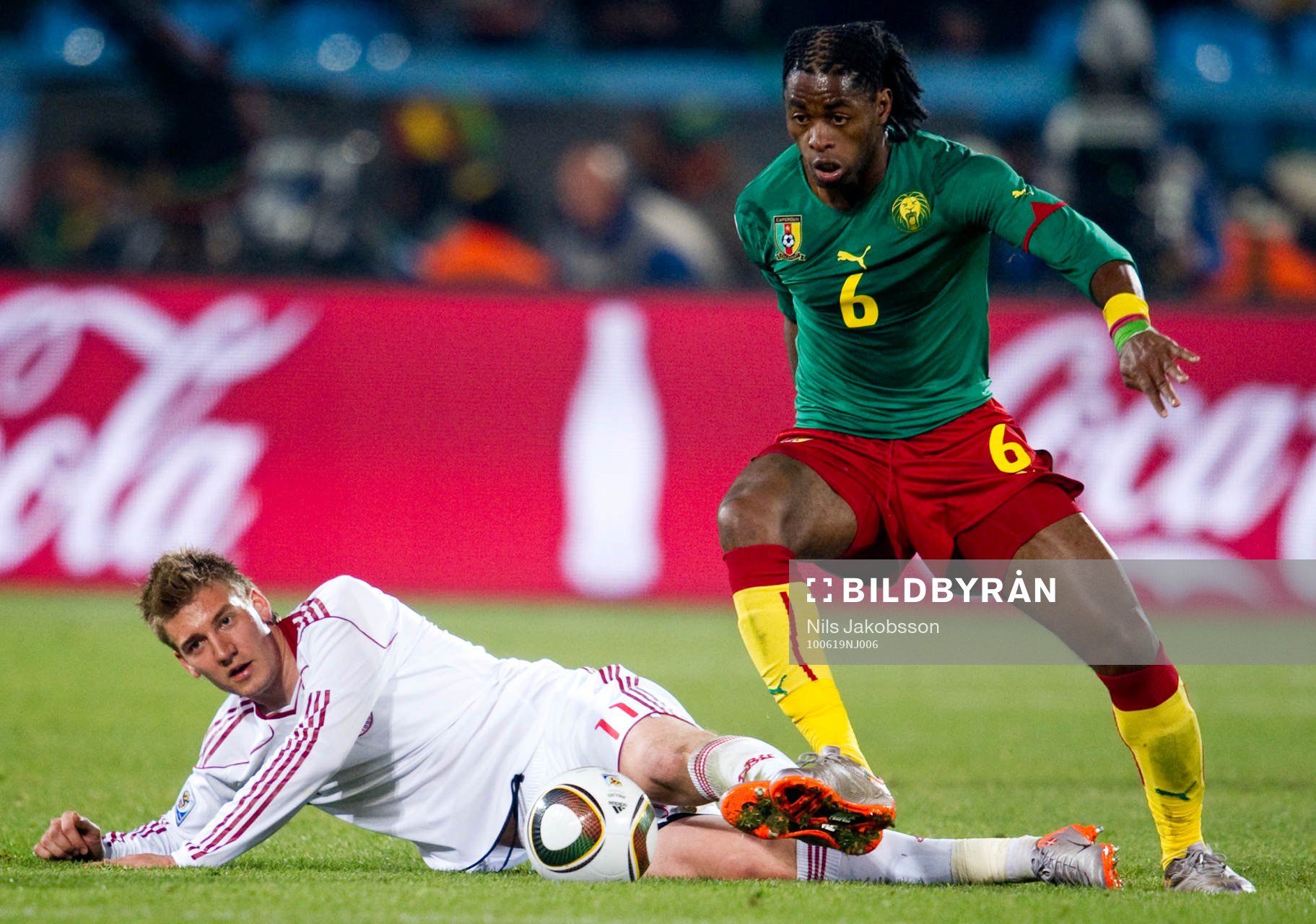  Nicklas Bendtner, Danmark, Alexandre Song, Kamerun.