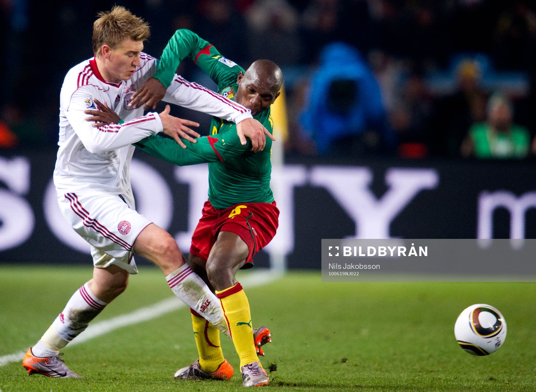 Nicklas Bendtner, Danmark, Gérémi Njitap, Kamerun