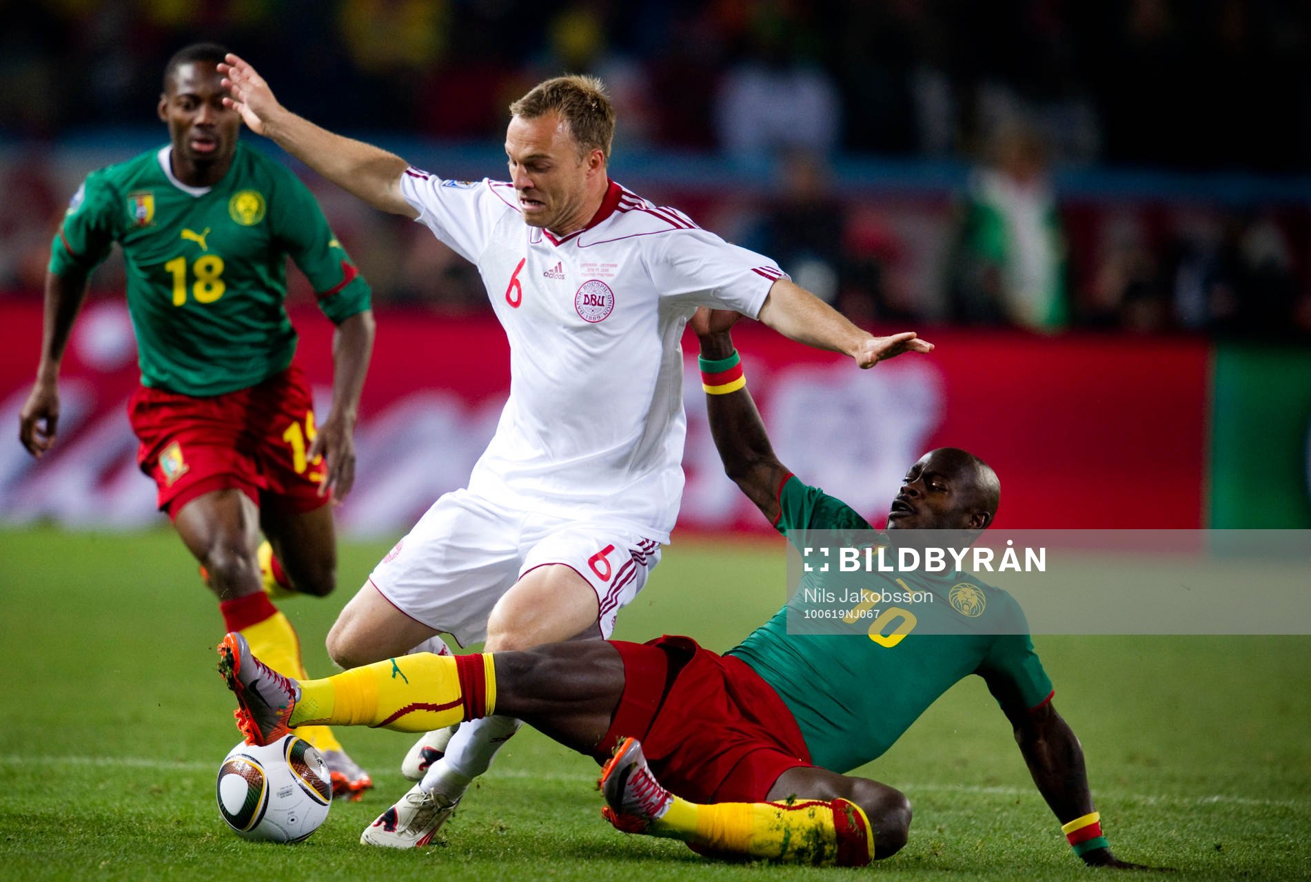 Lars Jacobsen, Danmark, Achille Emana, Kamerun