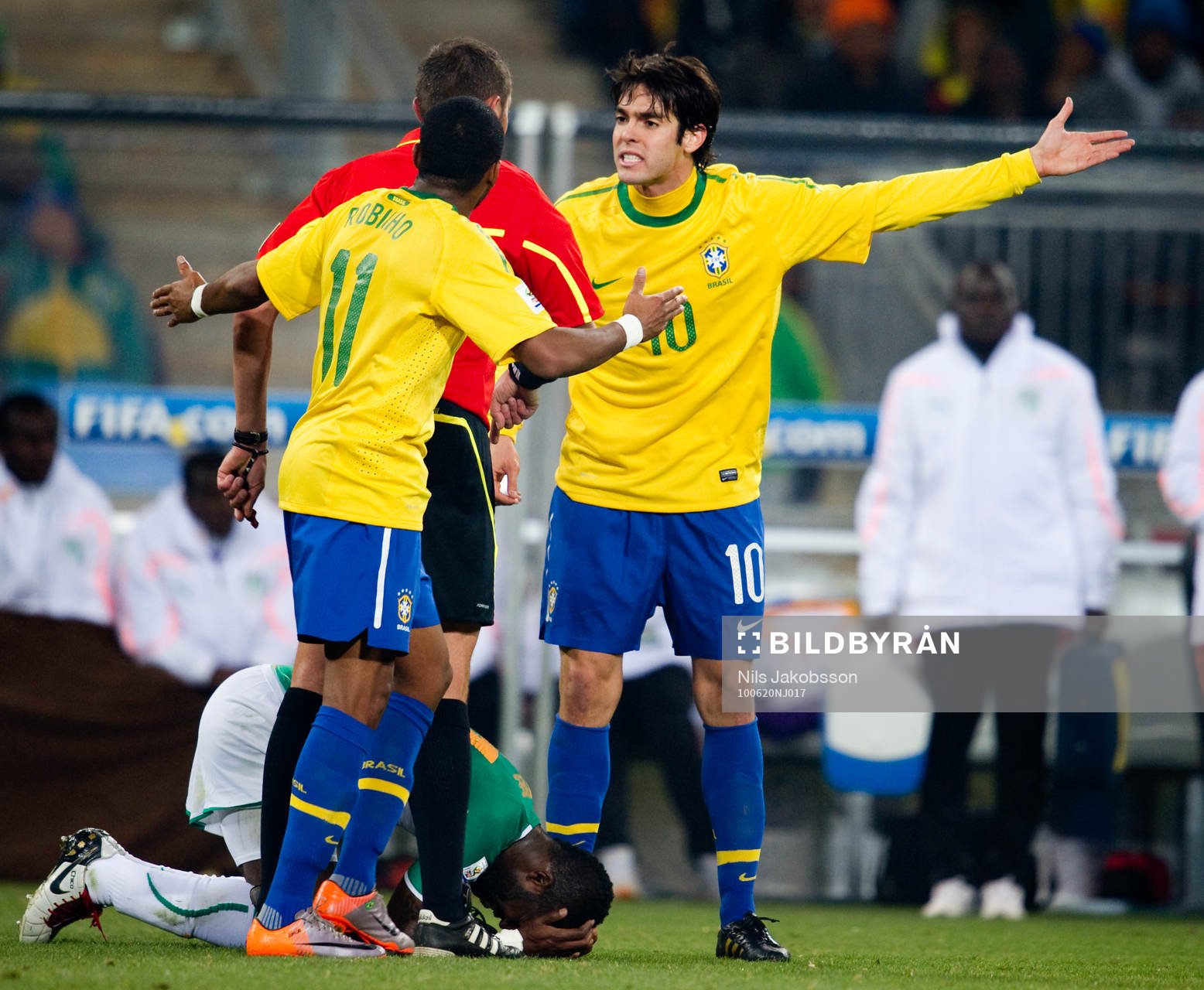 Kaká, Brasilien tjafsar med domaren