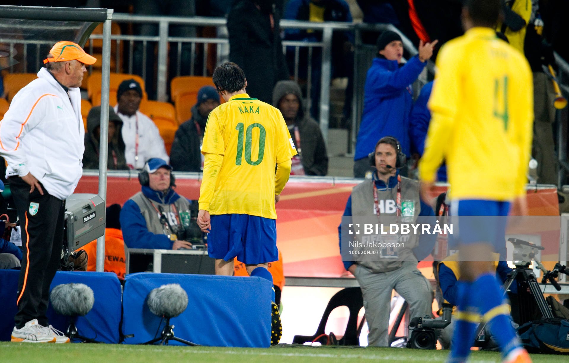Kaká, Brasilien utvisad