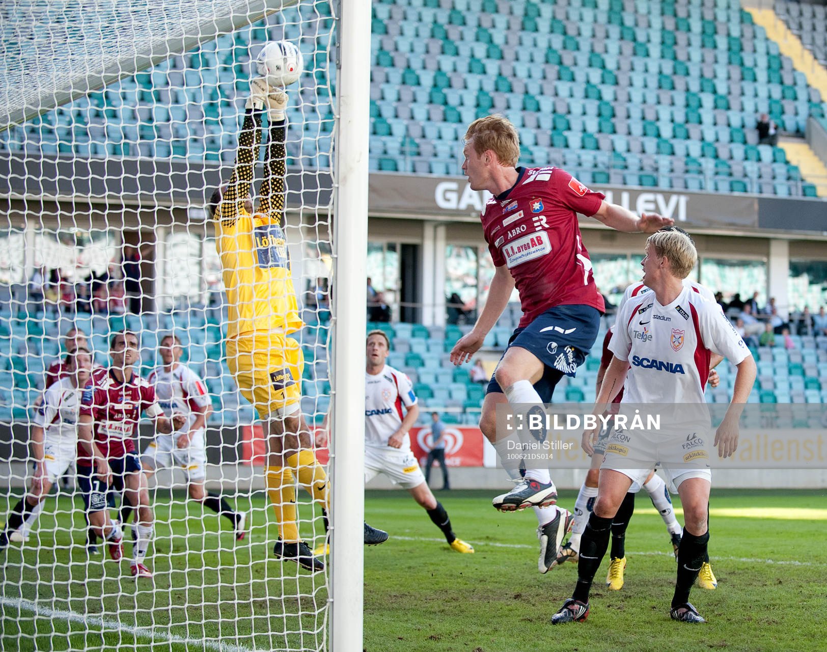 Robin Jonsson, Örgryte, Magnus Bahne, målvakt Assyriska
