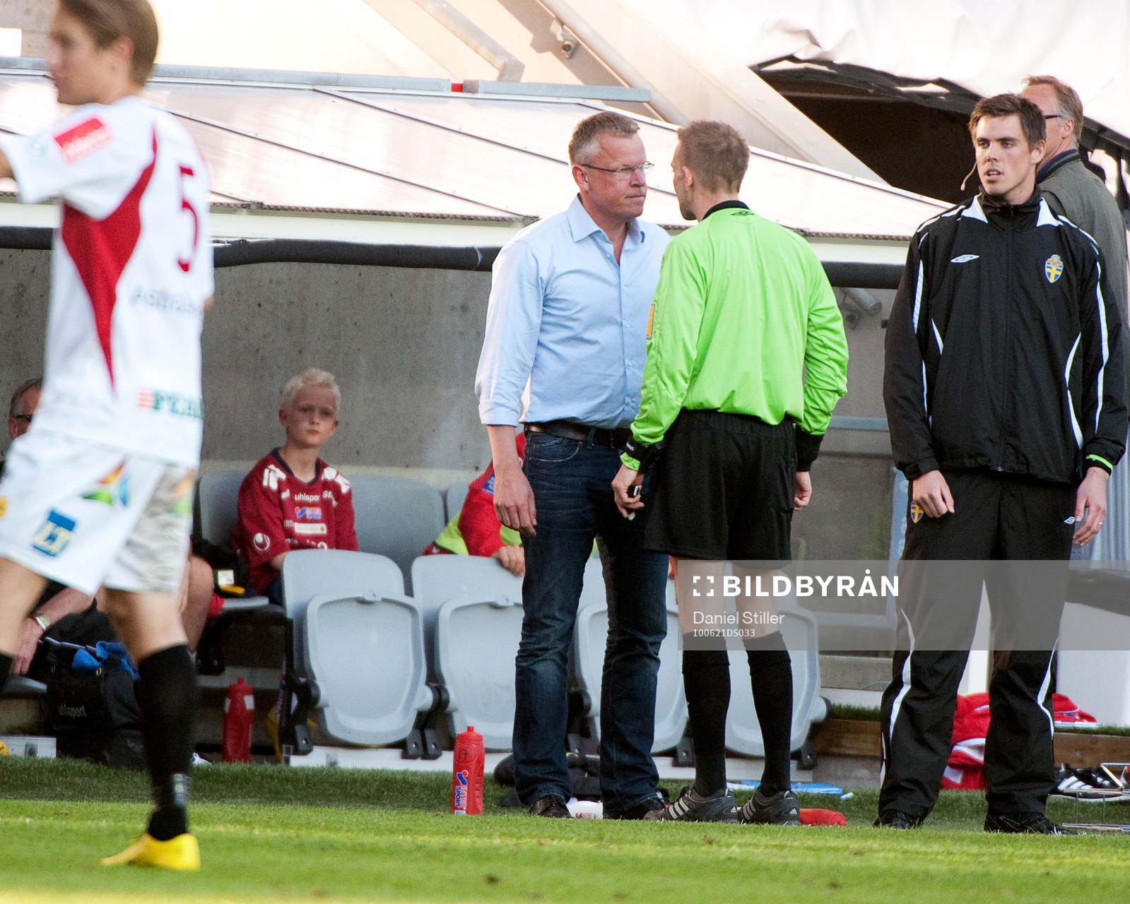  Jan Andersson, tränare Örgryte, och domare Johan Hamlin, har saker att säga till varandra
