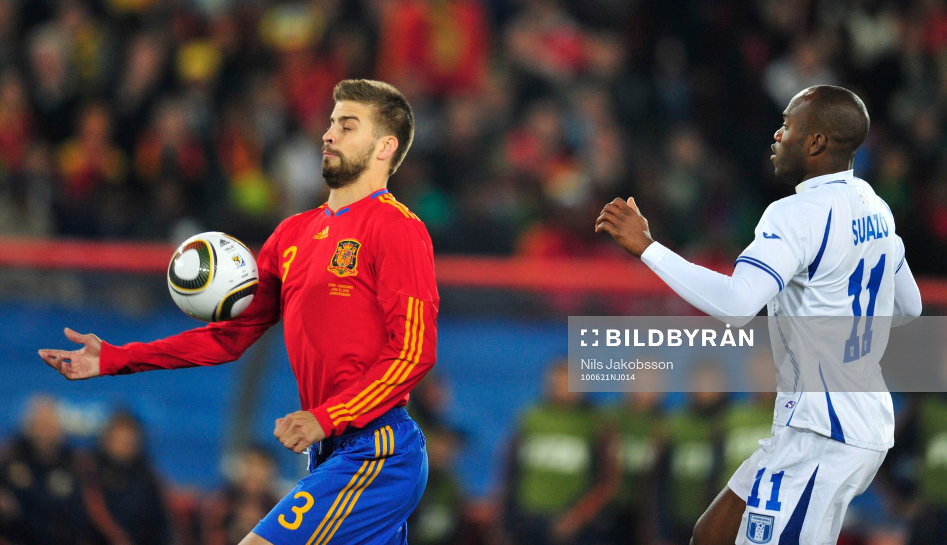 De Leon, Honduras och Gerard Pique, Spanien