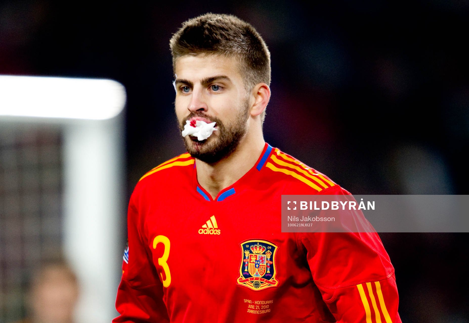 Gerard Piqué, Spanien med ett specialskydd