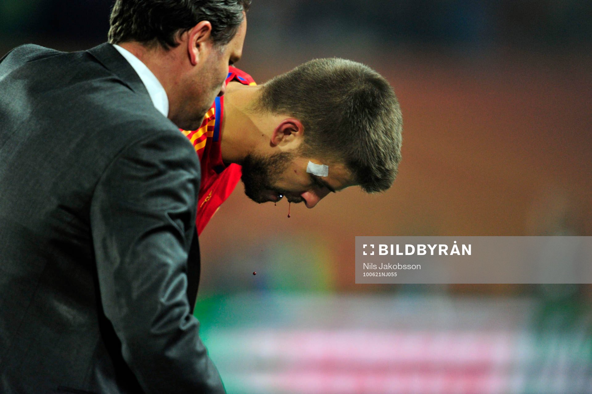 Gerard Pique, Spanien, skada, blod
