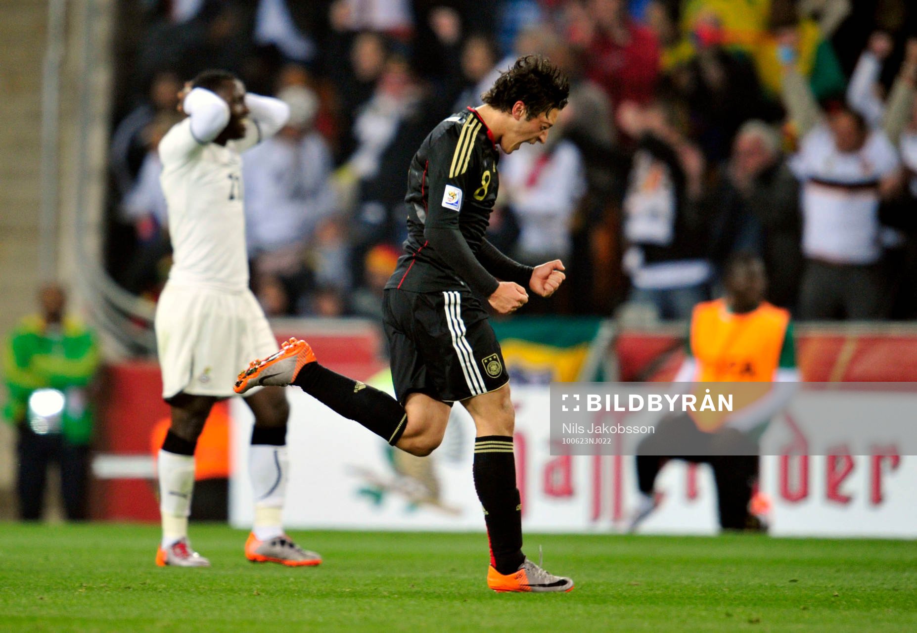 Mesut Özil, Tyskland, jubel