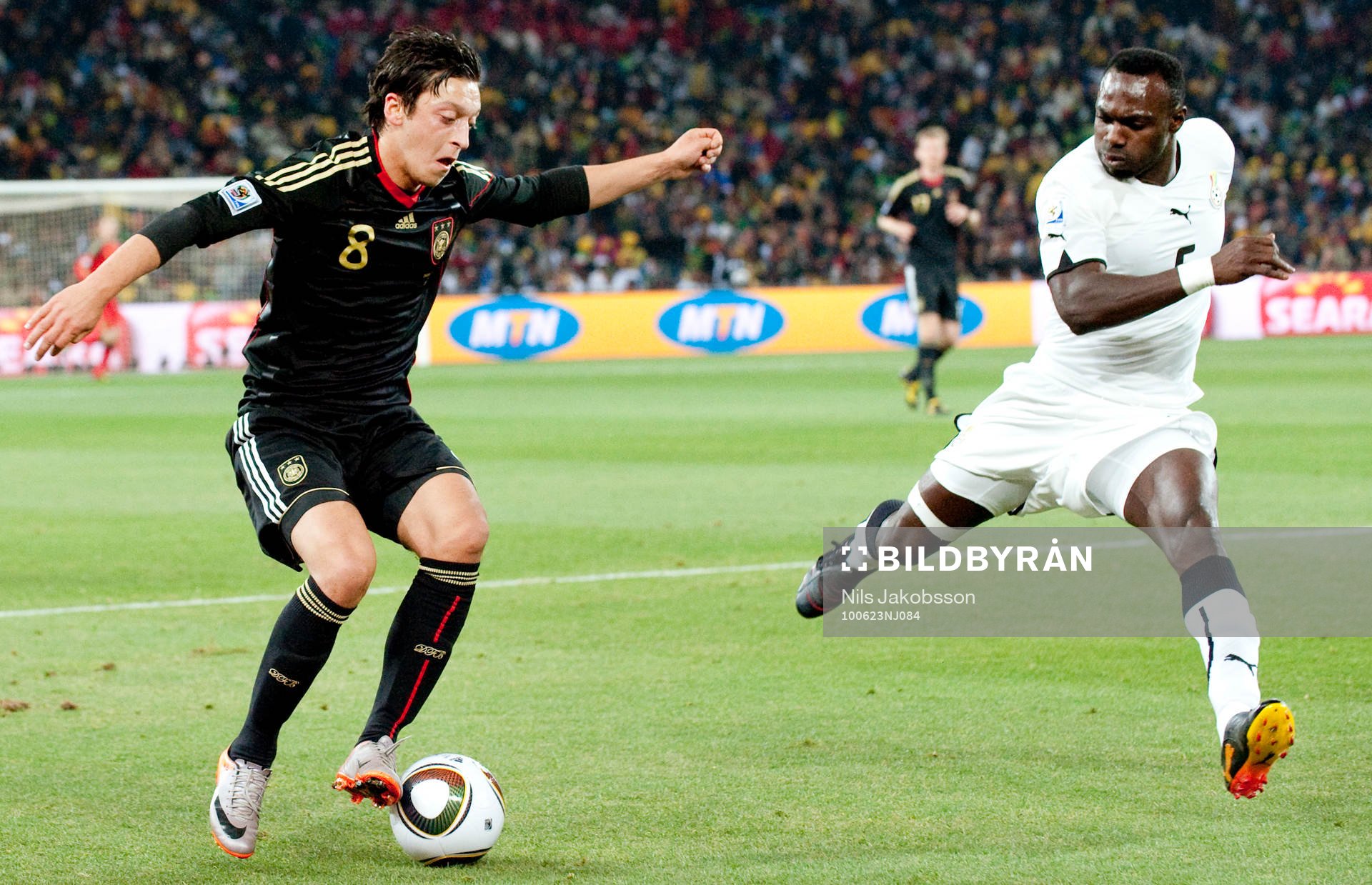 Mesut Özil, Tyskland, John Mensah, Ghana