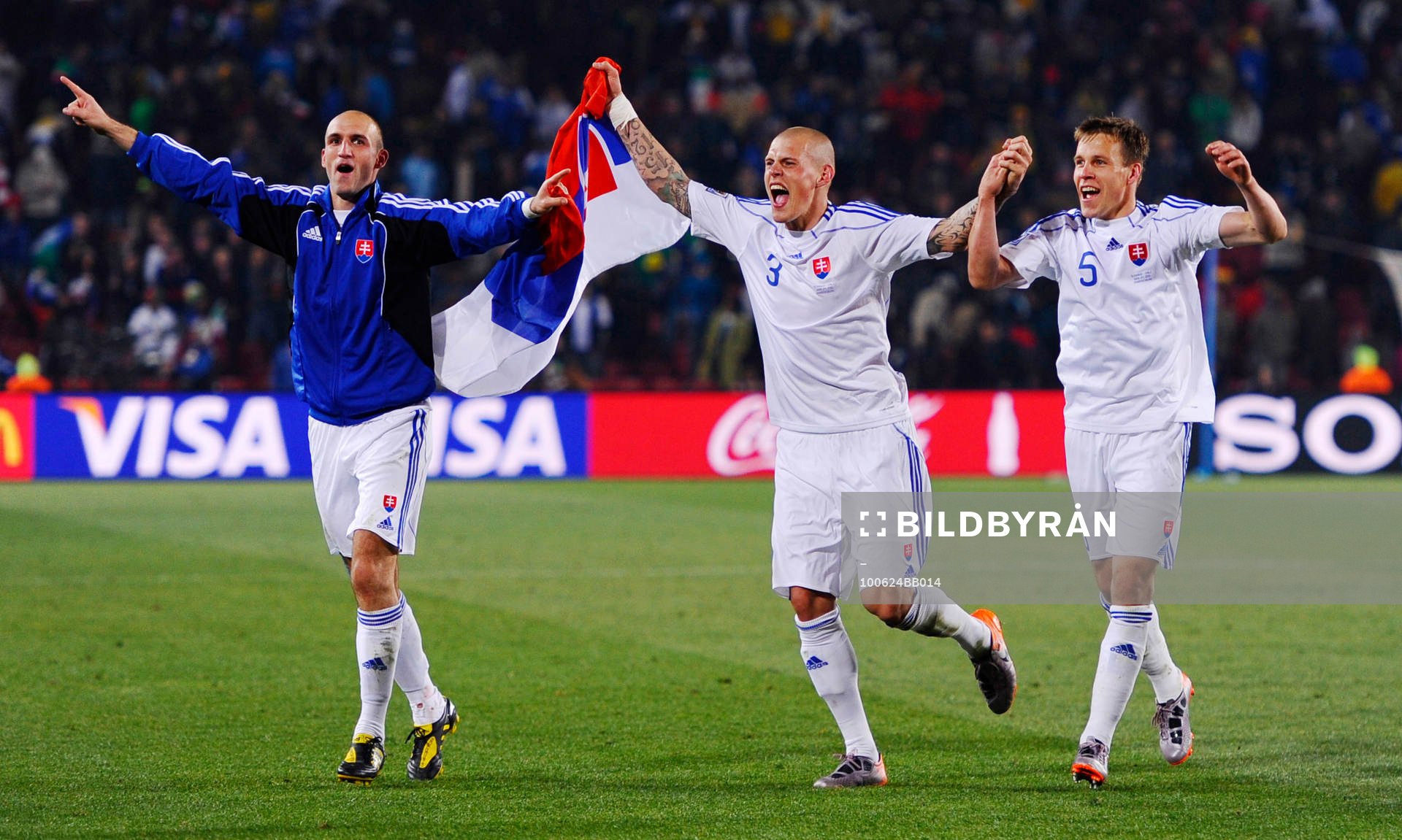  Robert Vittek, Martin Skrtel och Radoslav Zabavnik, Slovakien, jubel.