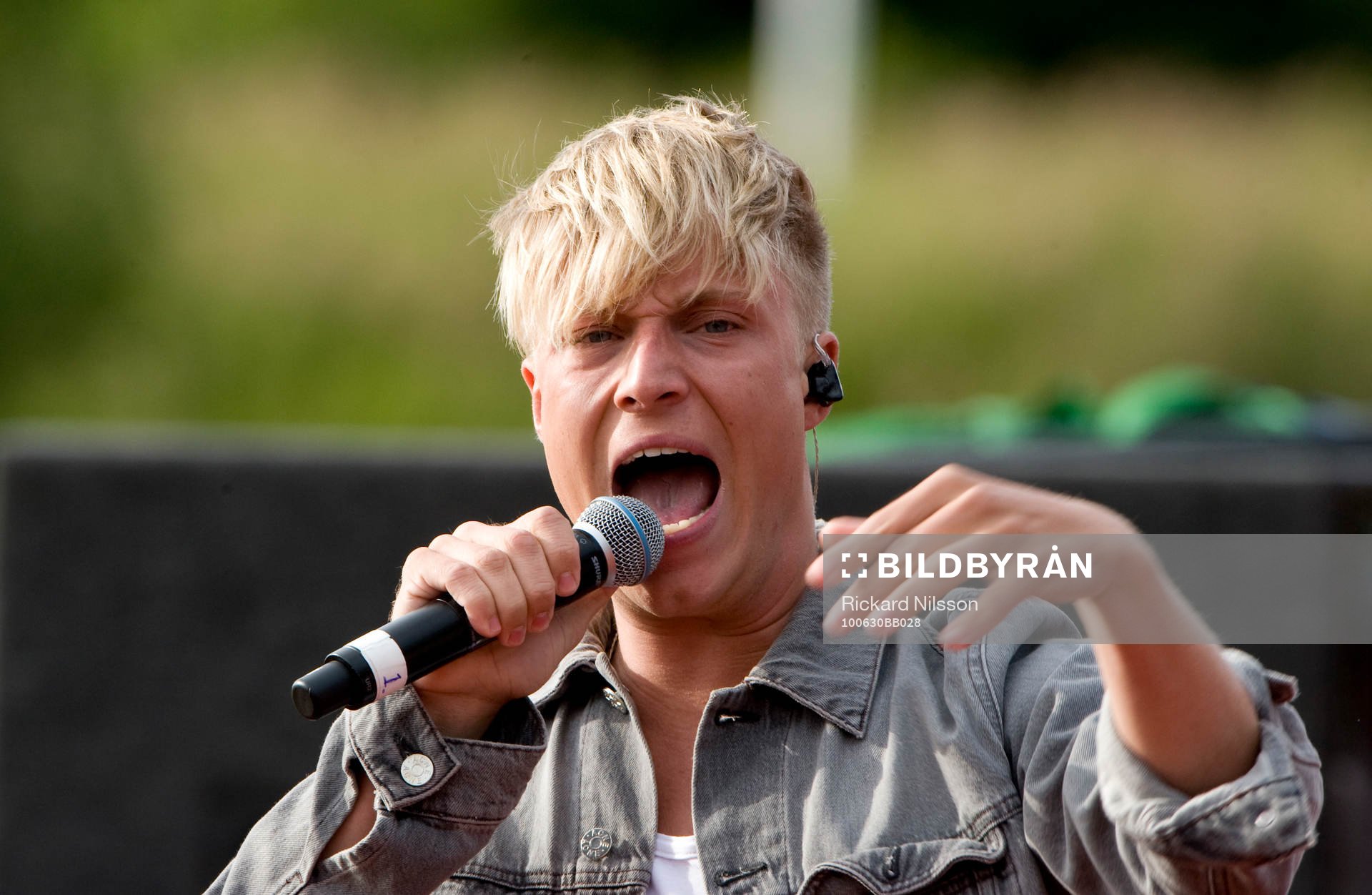 "Idol-Ola" sjöng