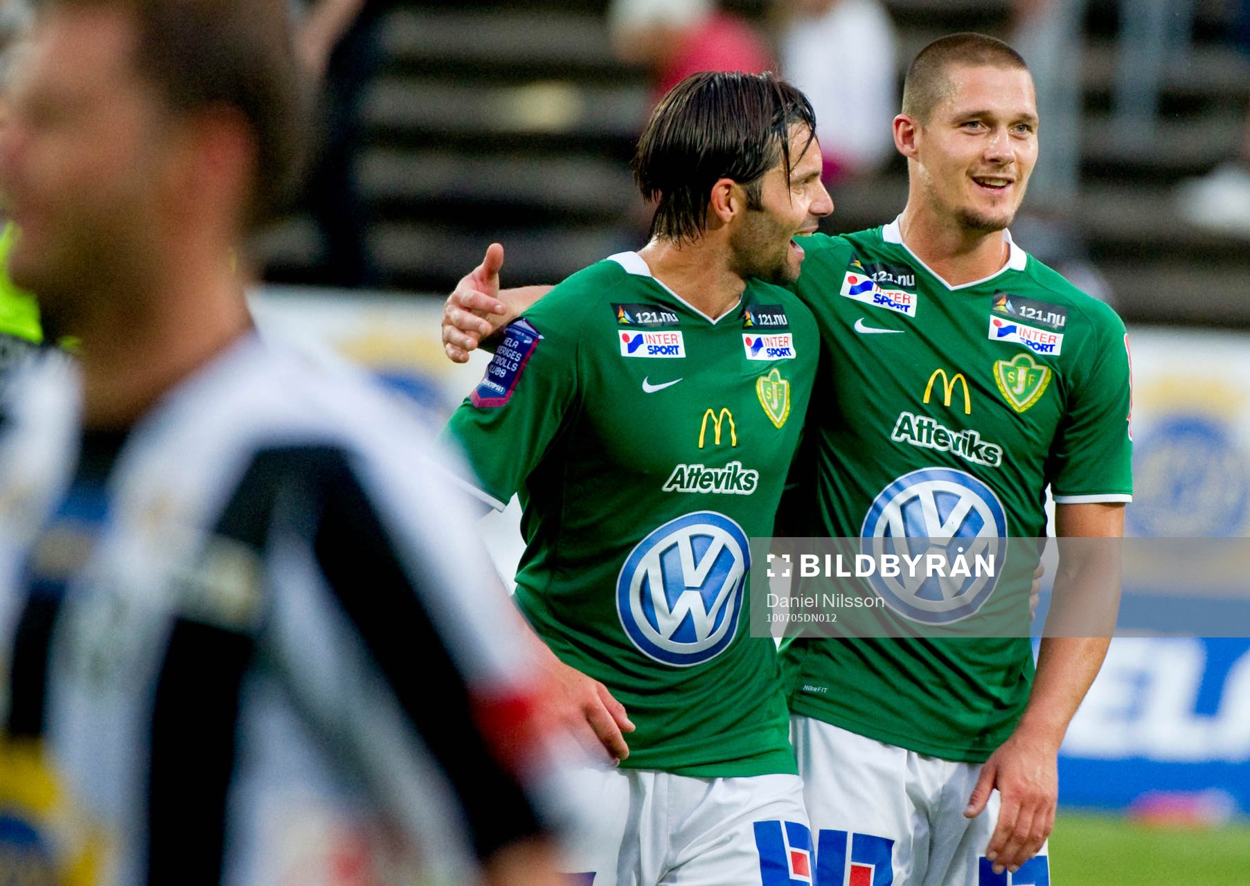   Tomas Backman och Pär Cederqvist, Jönköping jubel efter matchen.